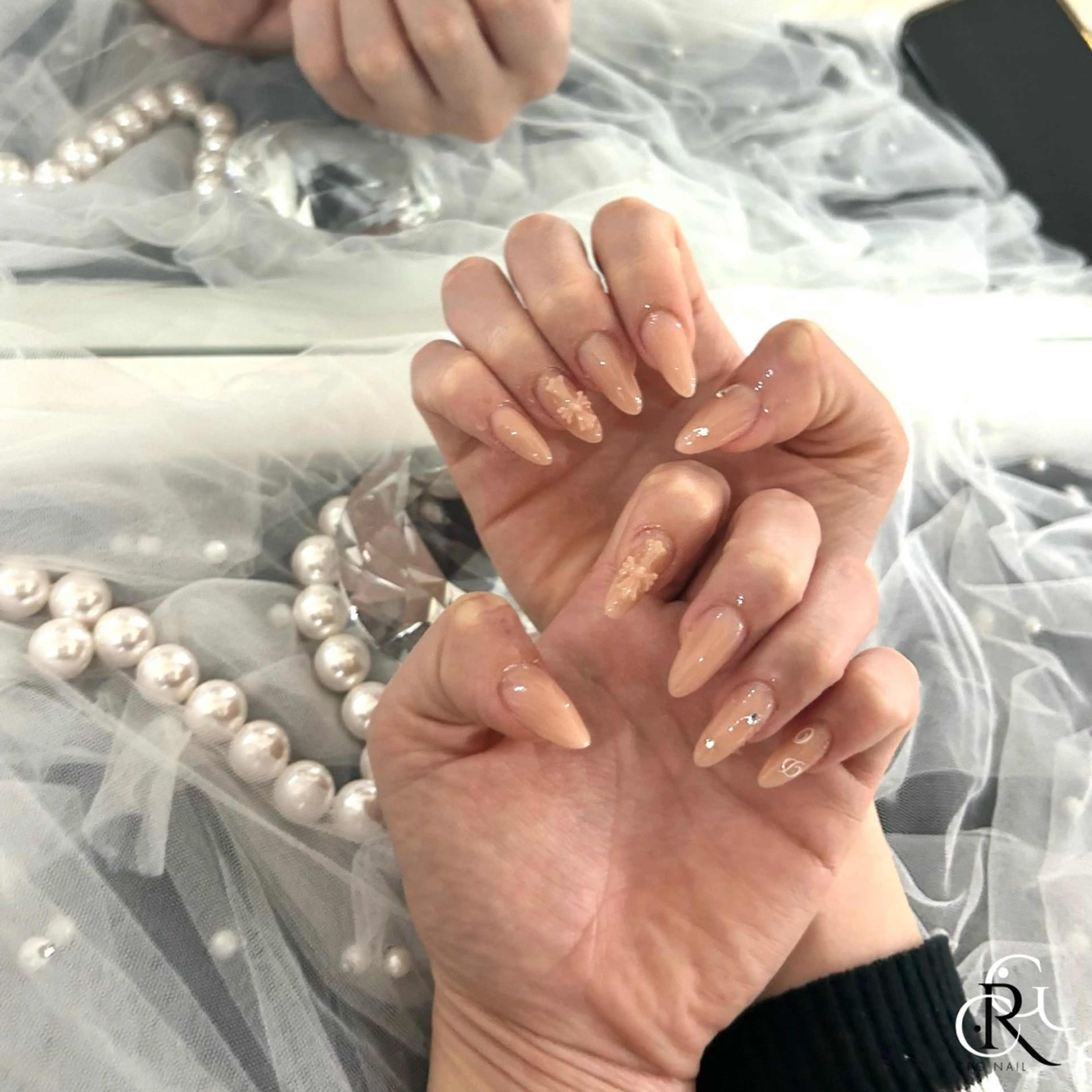 ショート ハンドネイル 美フォルムスカルプ✨ RENAのネイルデザイン
