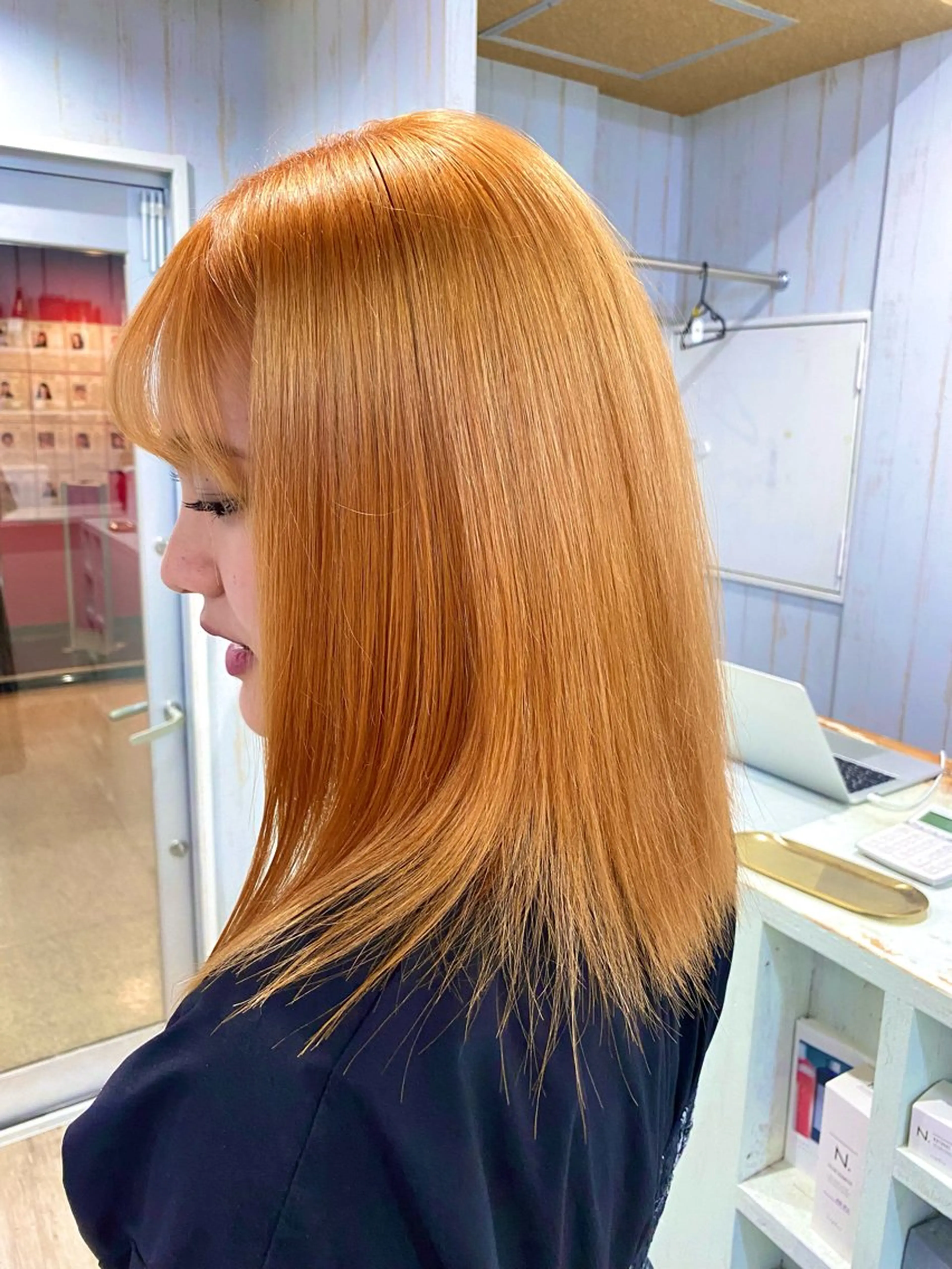 セミロング ケアカラー 狐カラー 桑原 由理のヘアスタイル