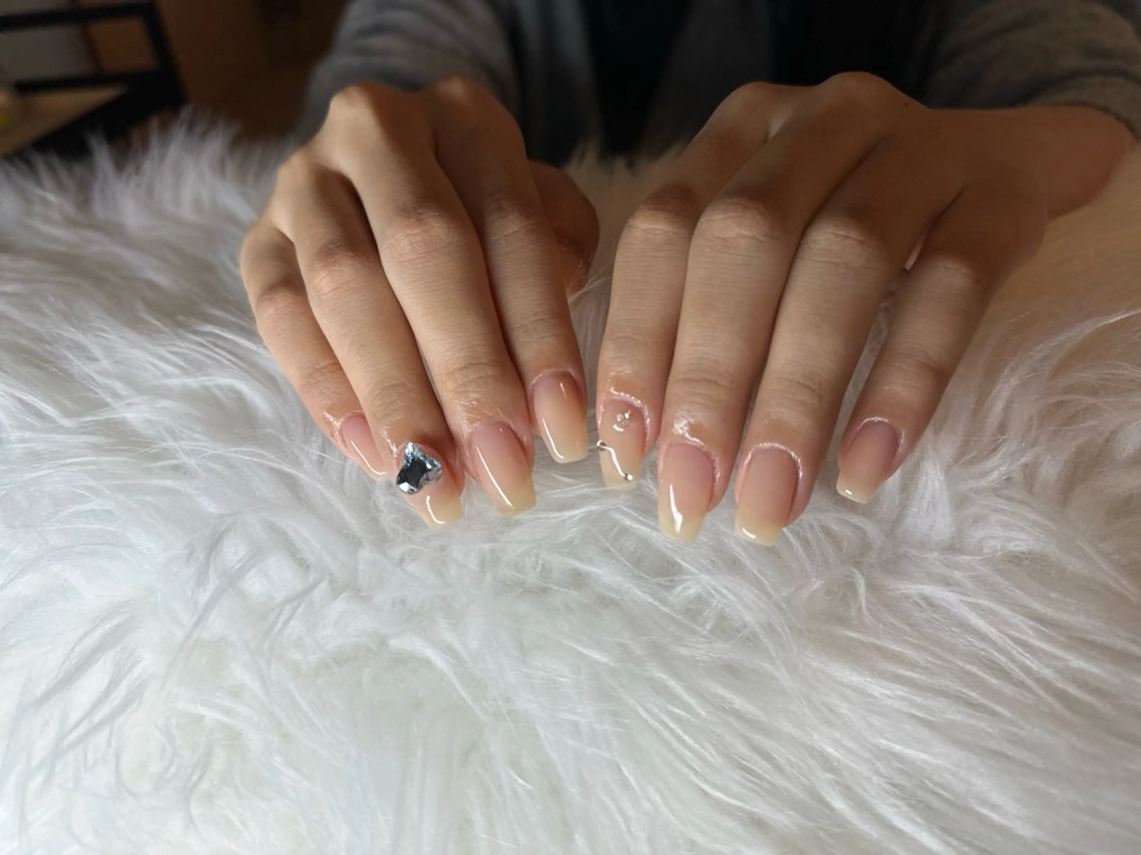 メンズ ネイル ストーンネイル ハンドネイル ハンドケア Non Nonのネイルデザイン