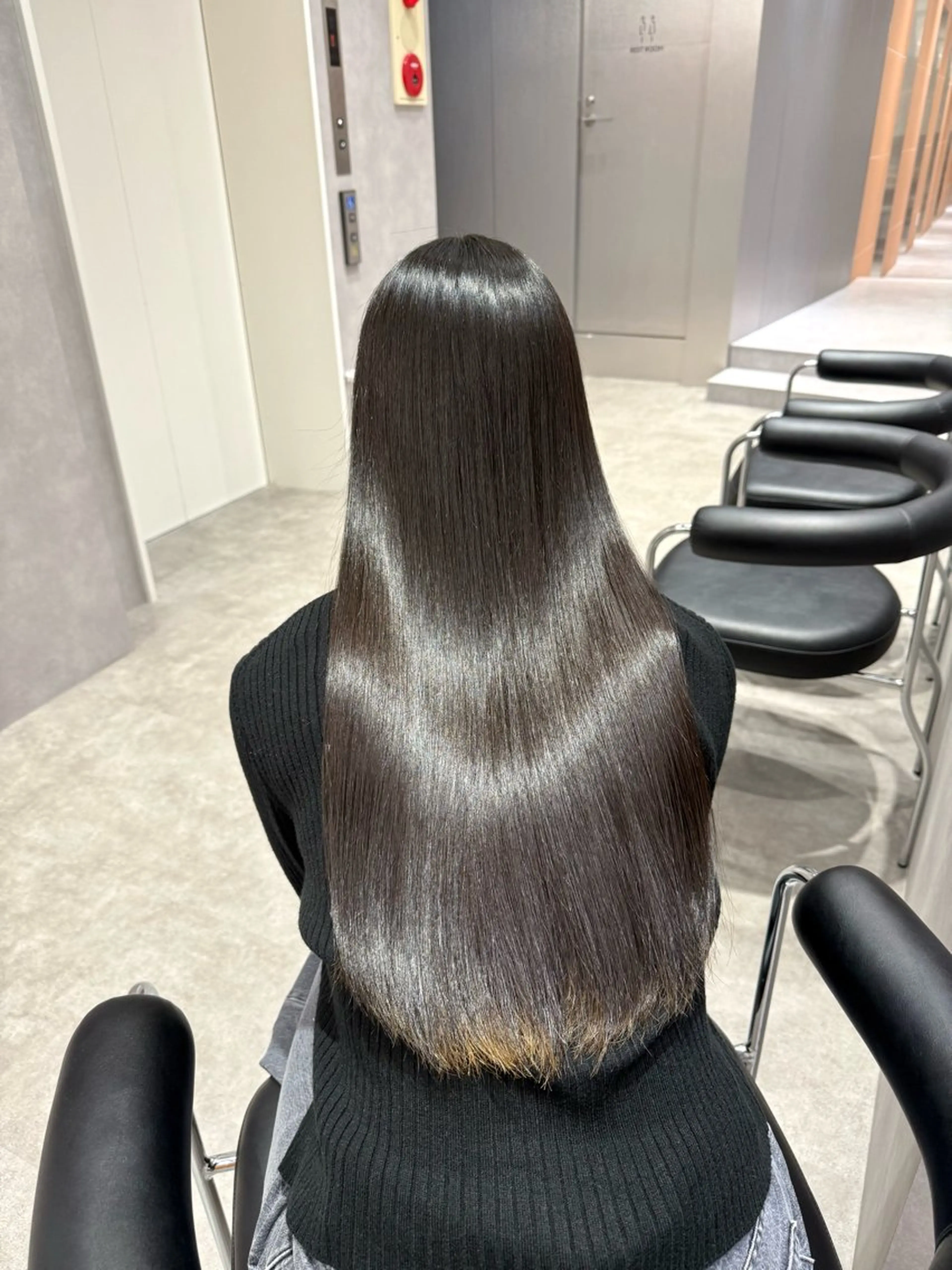 ロング カラー パーマ ヘアアレンジ 髪質改善 縮毛矯正 トリートメント ストレートパーマ 縮毛矯正 トリートメント 縮毛矯正/髪質改善/ ブリーチ毛/木元渓太のヘアスタイル