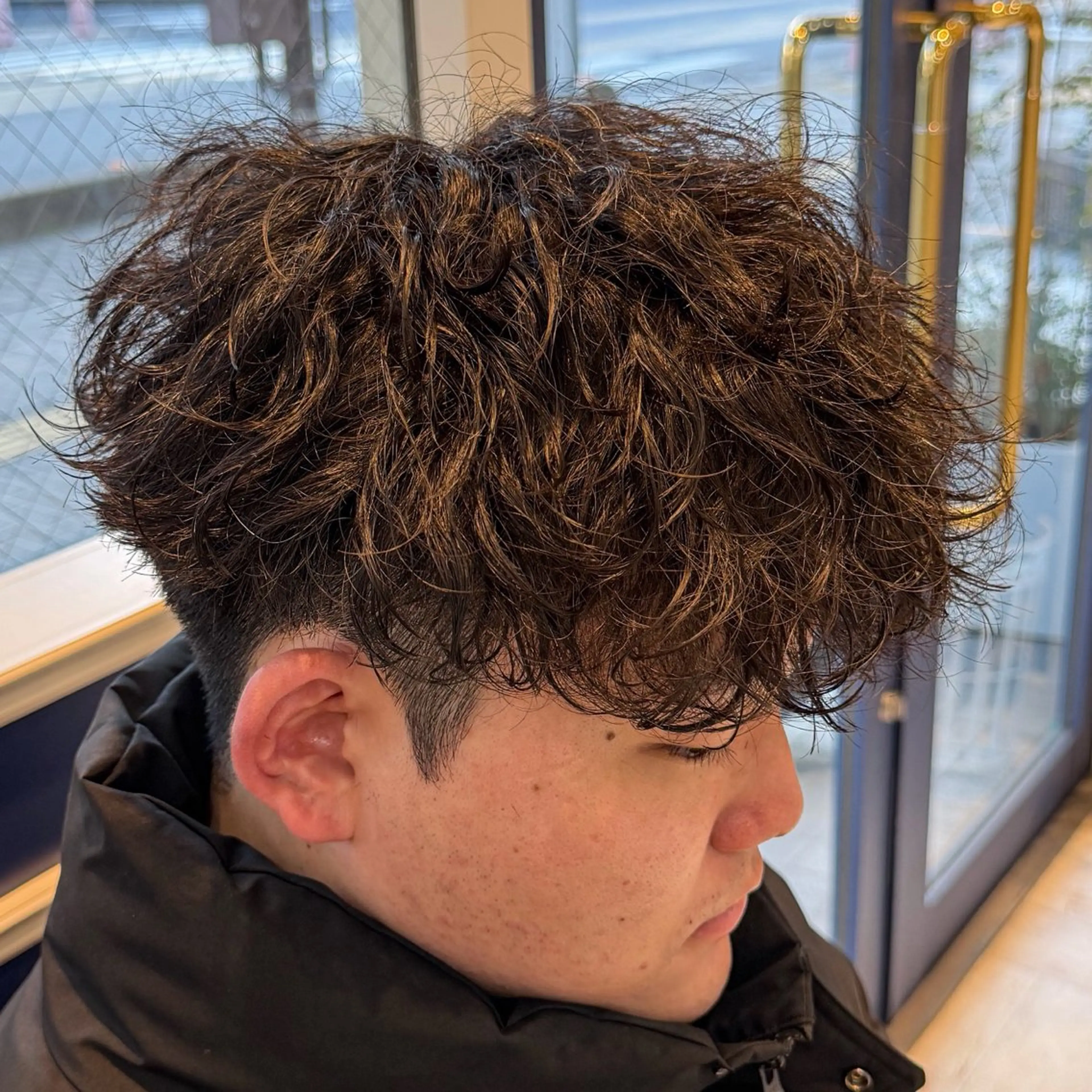 ショート パーマ メンズ メンズパーマ 波巻きパーマ スパイラルパーマ カット 吉田 新平のヘアスタイル