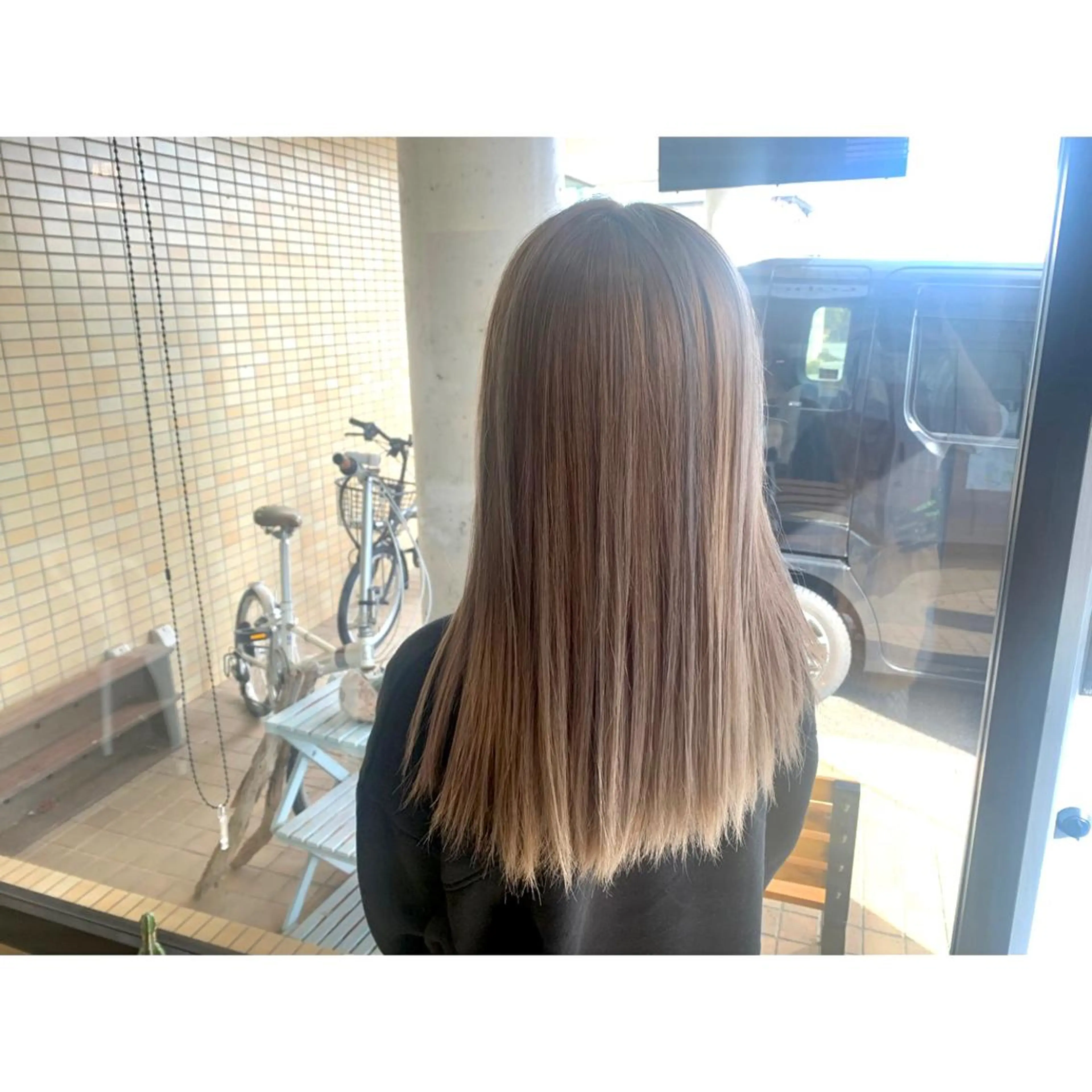 ロング カラー ベージュカラー ヘアカラー トリートメント ツキダテ ユイのヘアスタイル