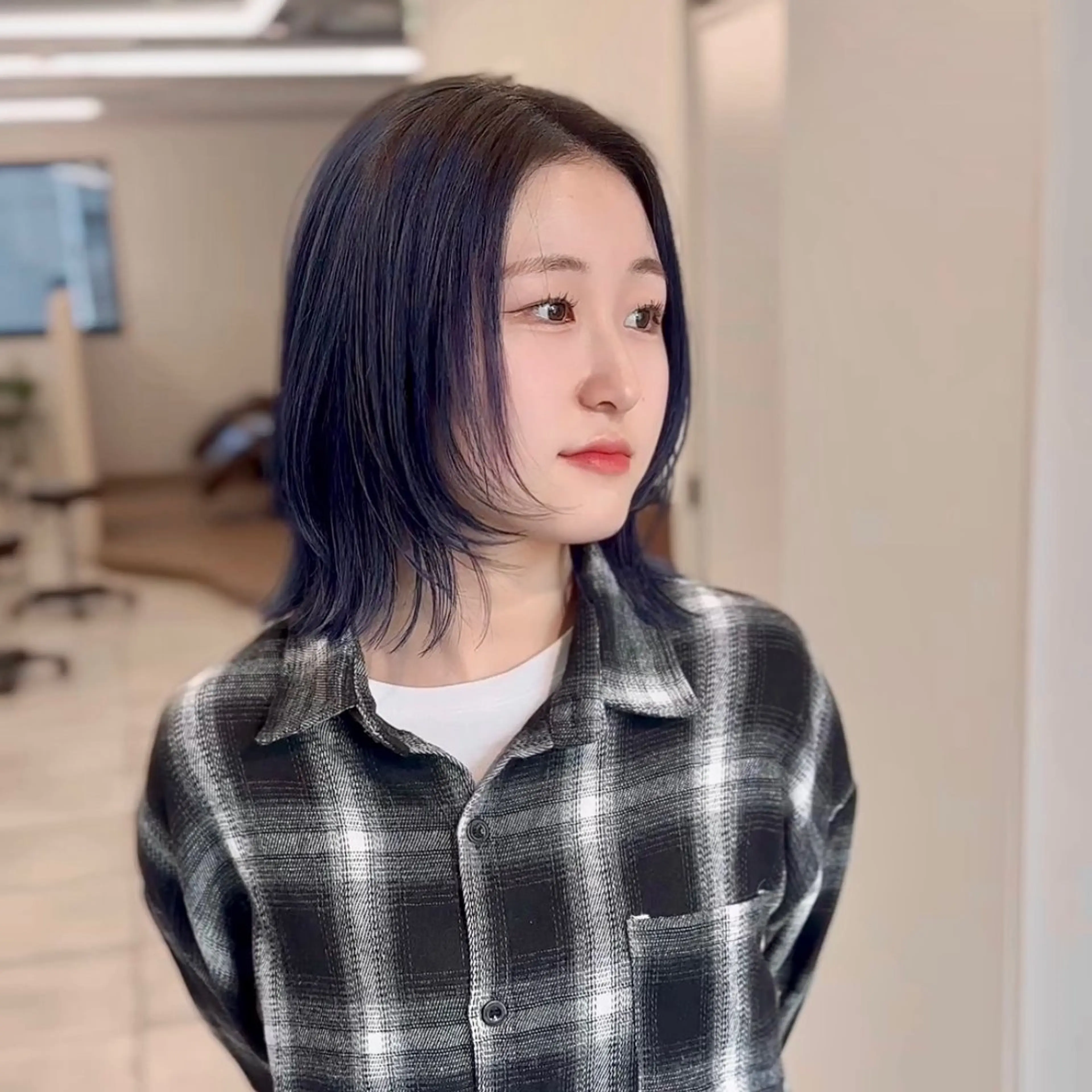 ミディアム カラー ブリーチなし/レイヤ ー特化🌈Tommyのヘアスタイル