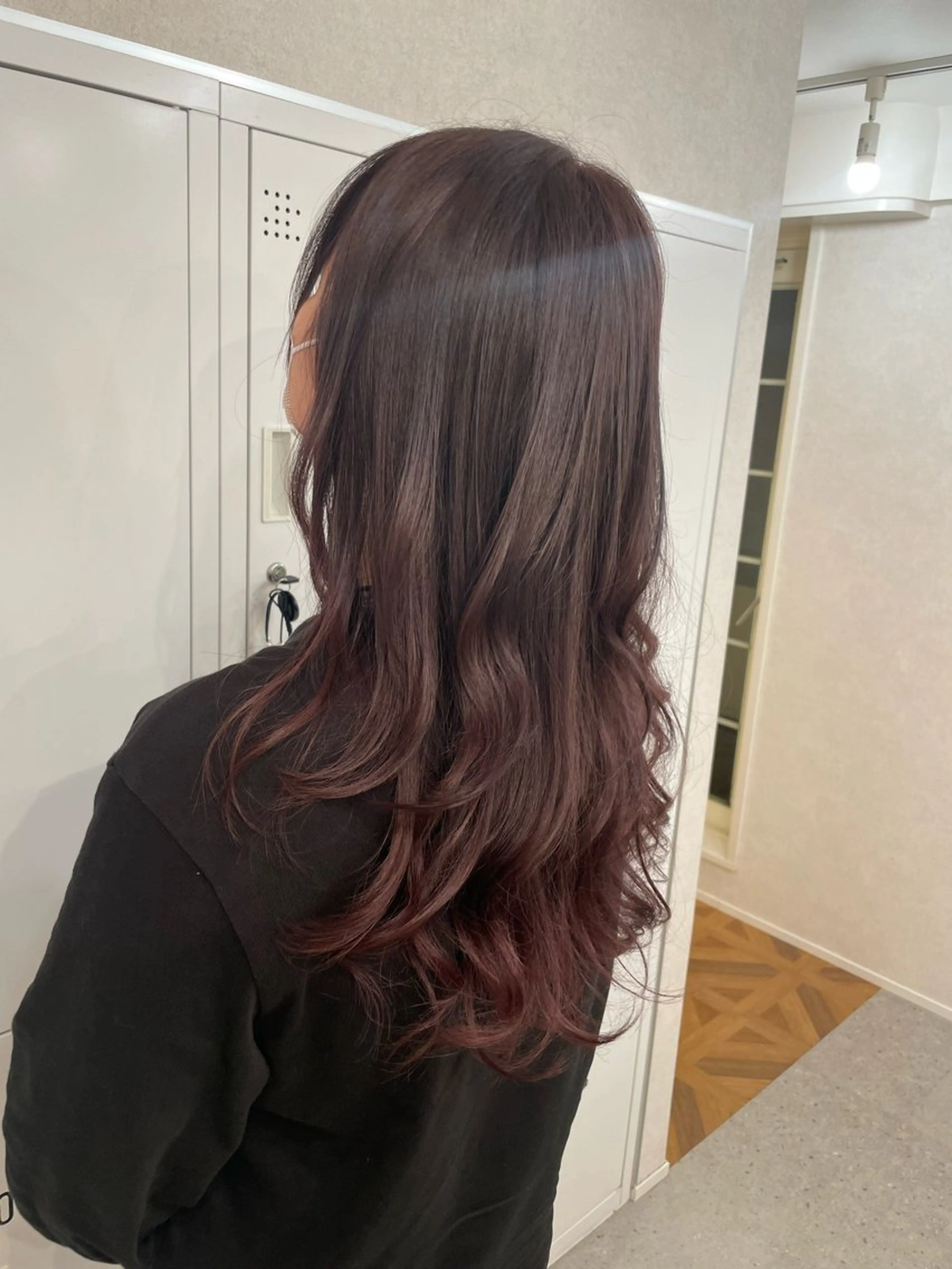 ロング カラー ブリーチ グラデーションカラー パープルカラー レイヤーカット 植原 遥夏のヘアスタイル