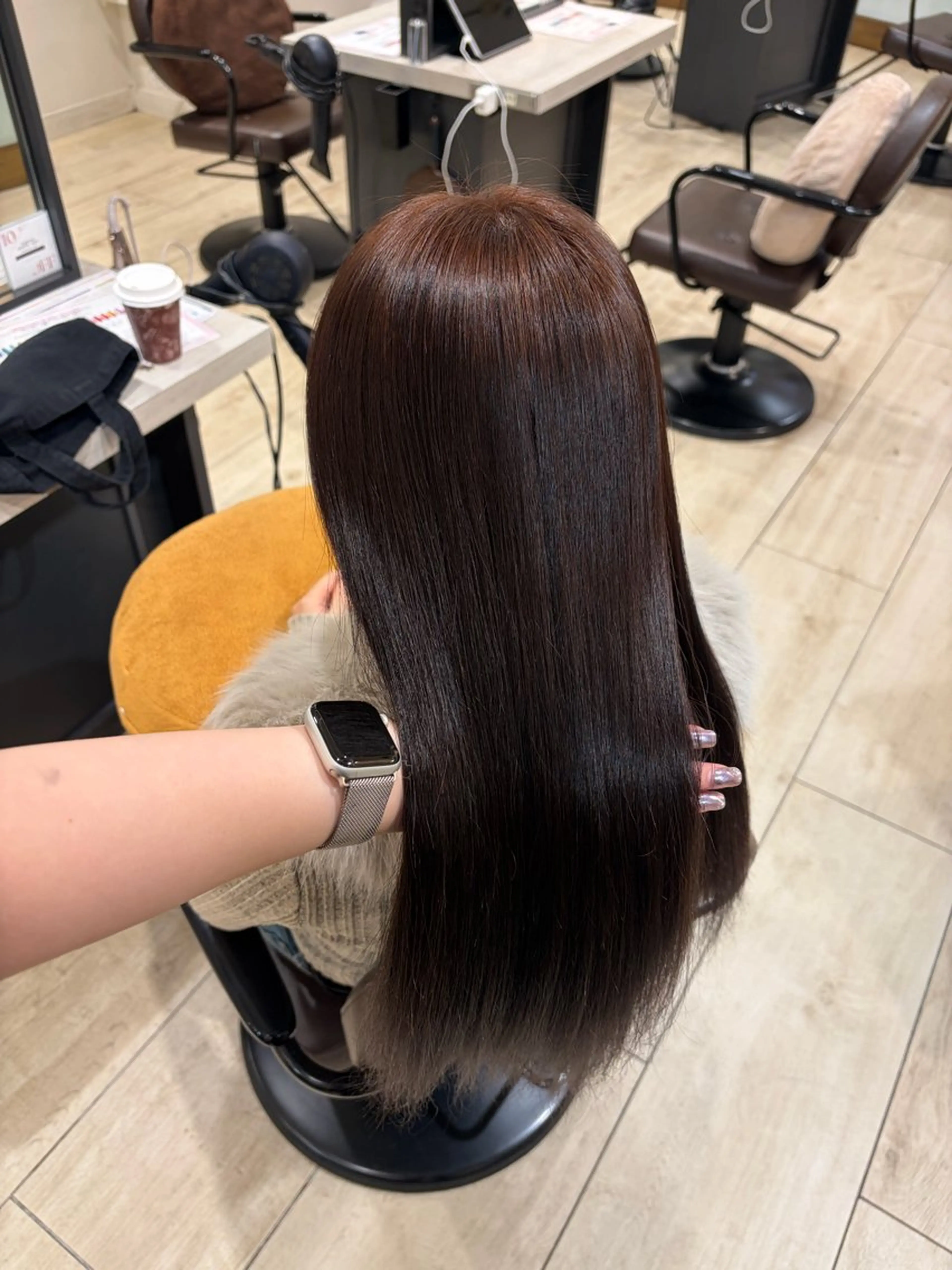 ロング すみれ✨レイヤー 🫧透明感カラーのヘアスタイル