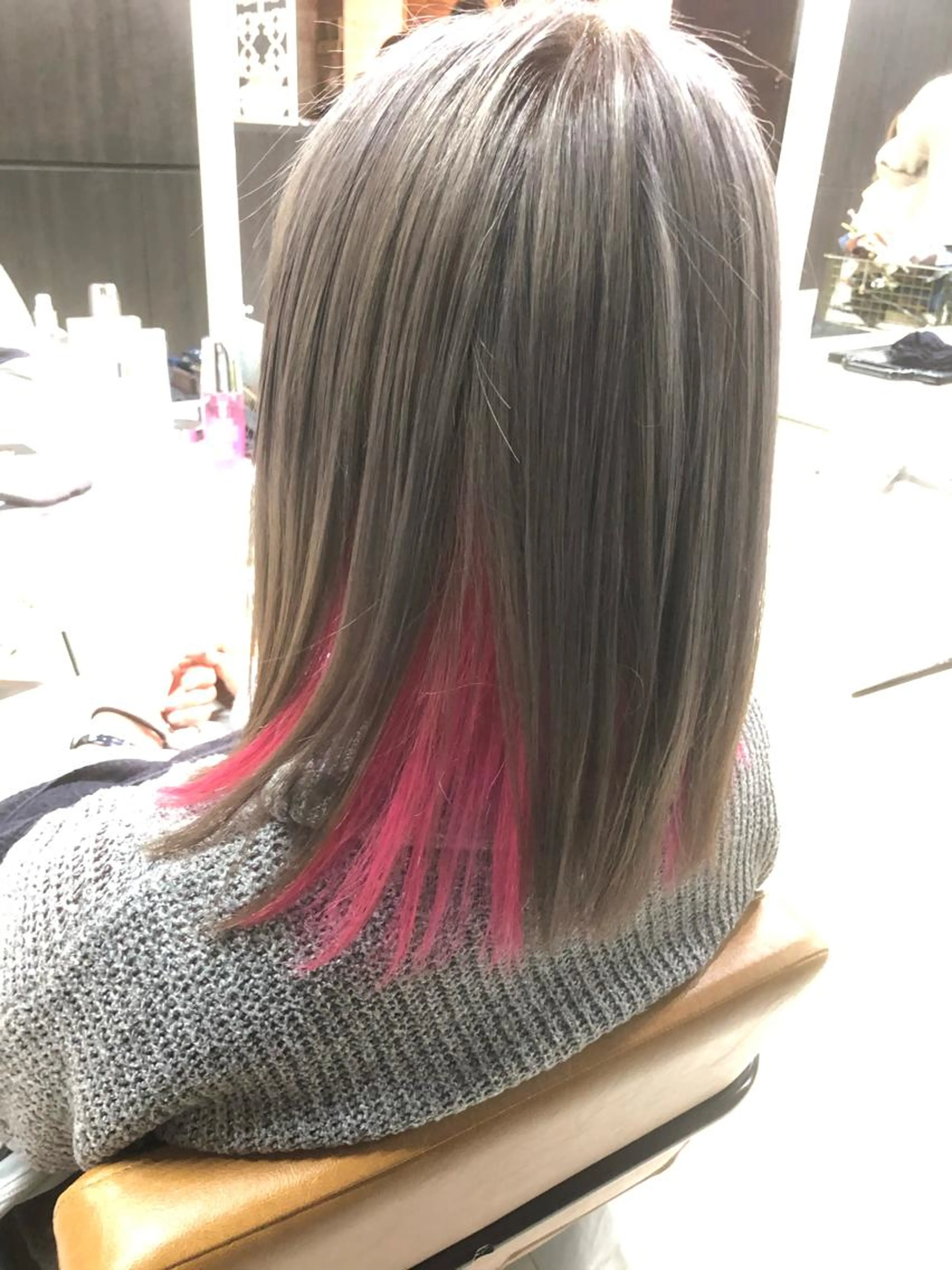 ハイライトorインナーカラー+カットの写真