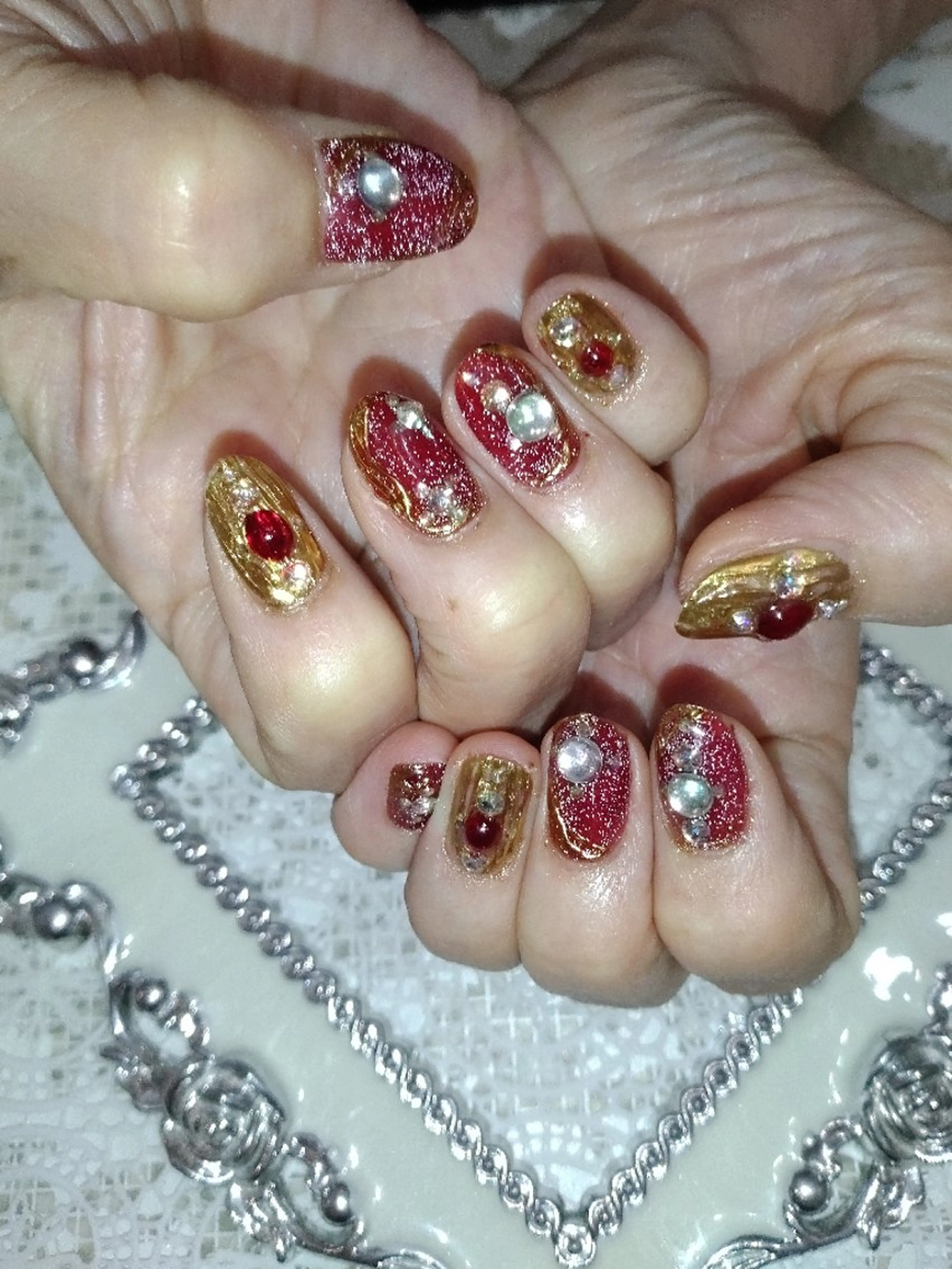 ネイル エステとネイル ローズコンフォートのネイルデザイン