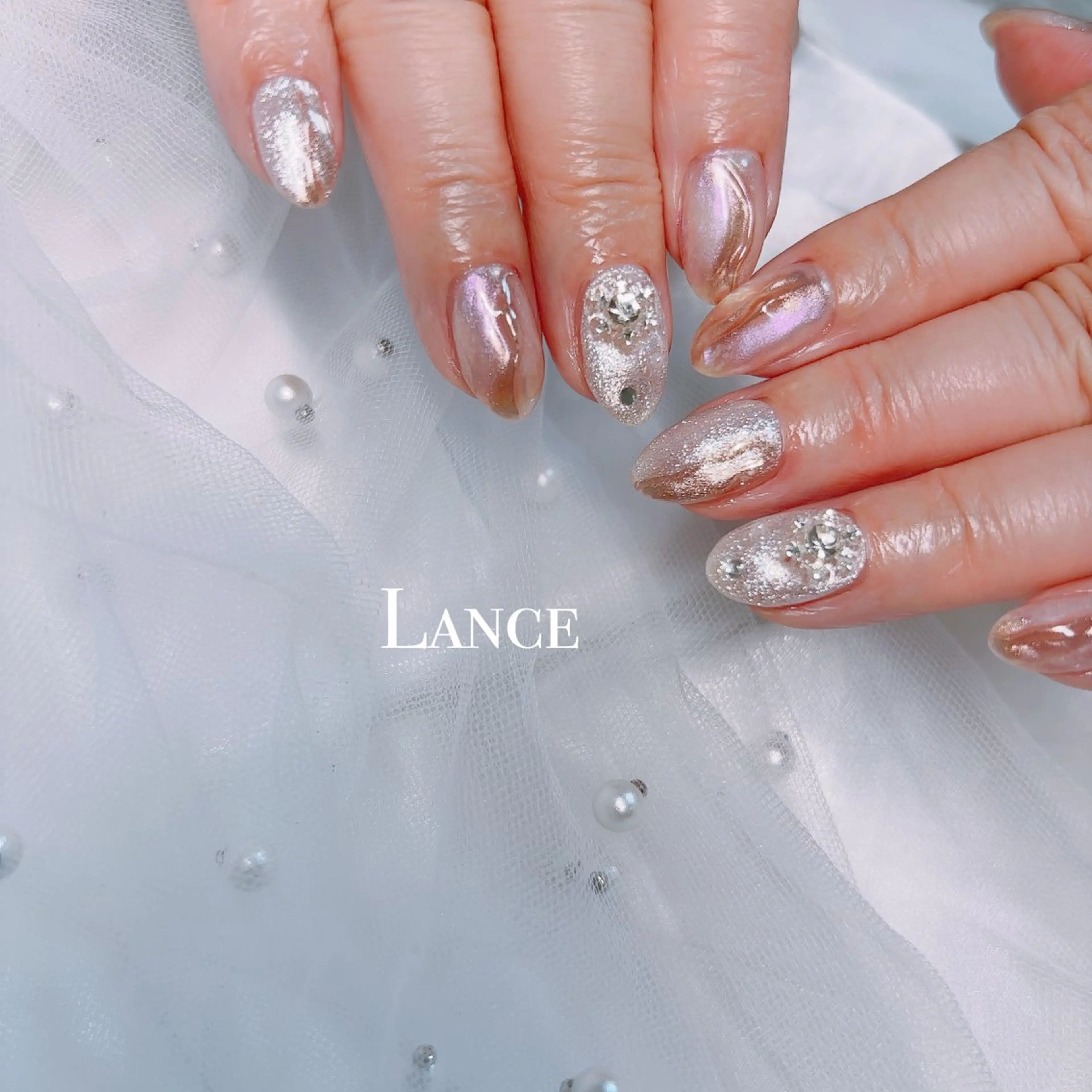 ネイル オーロラネイル フレンチネイル キラキラネイル 韓国ネイル ワンカラーネイル ハンドネイル Lance nailのネイルデザイン