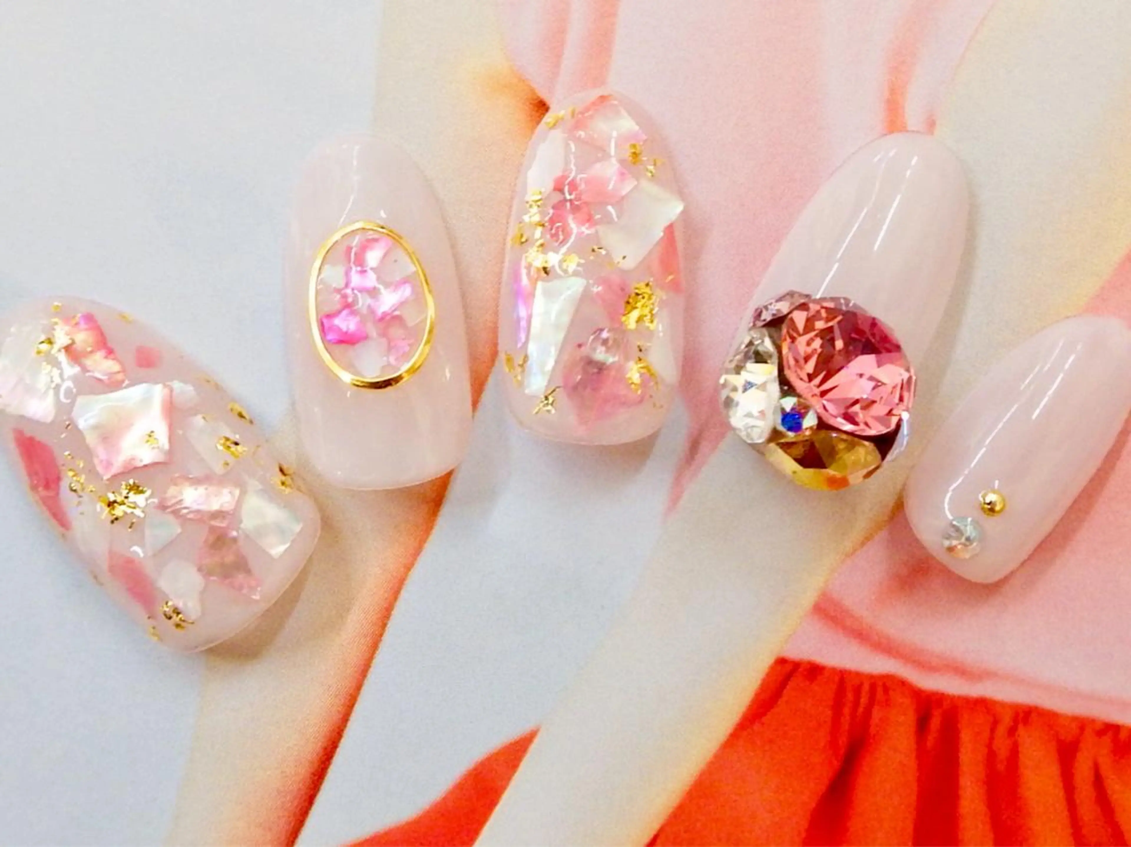 ネイル アートネイル ストーンネイル ボガスティーズネイル 川崎店のネイルデザイン