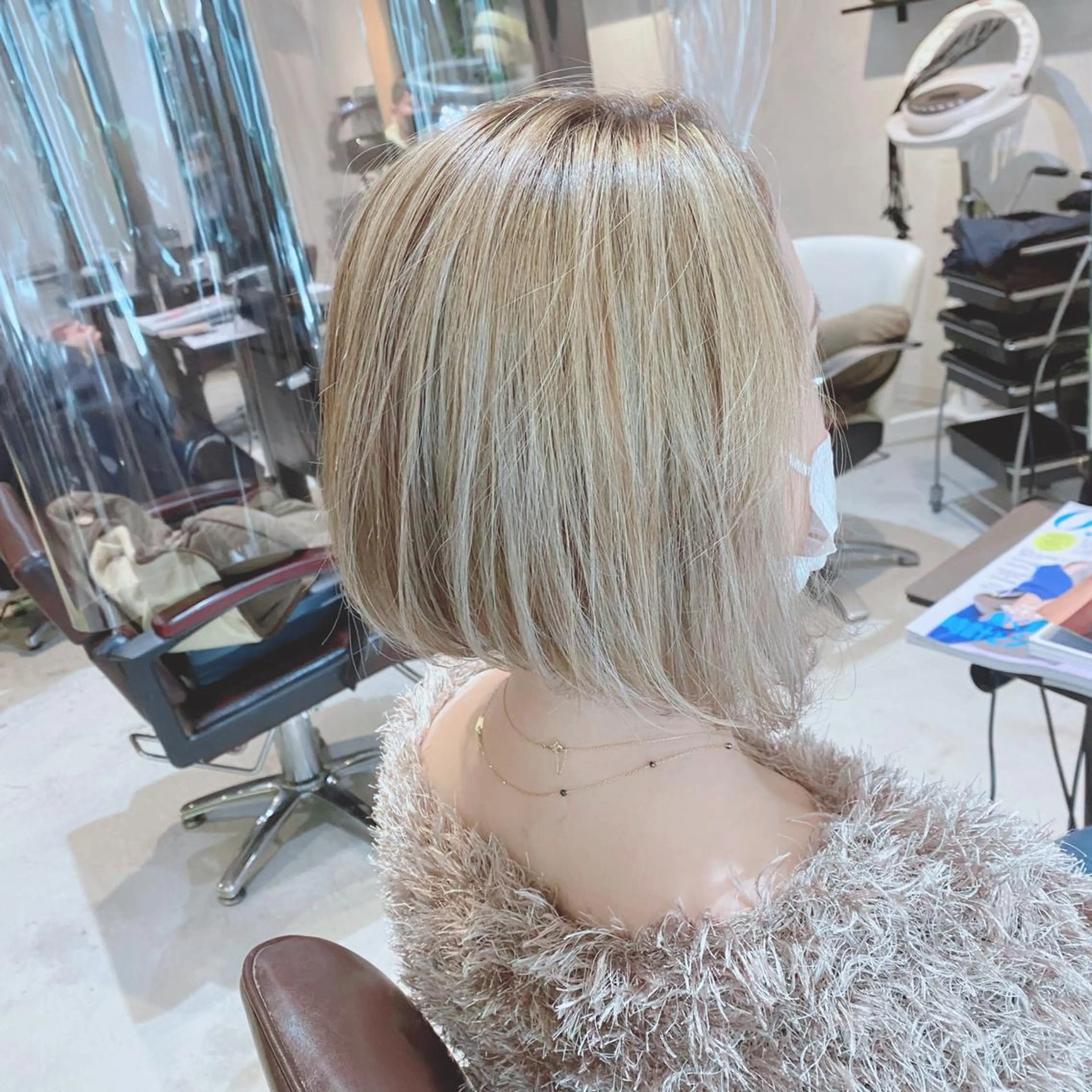 カラー SAKA GUCHIのヘアスタイル