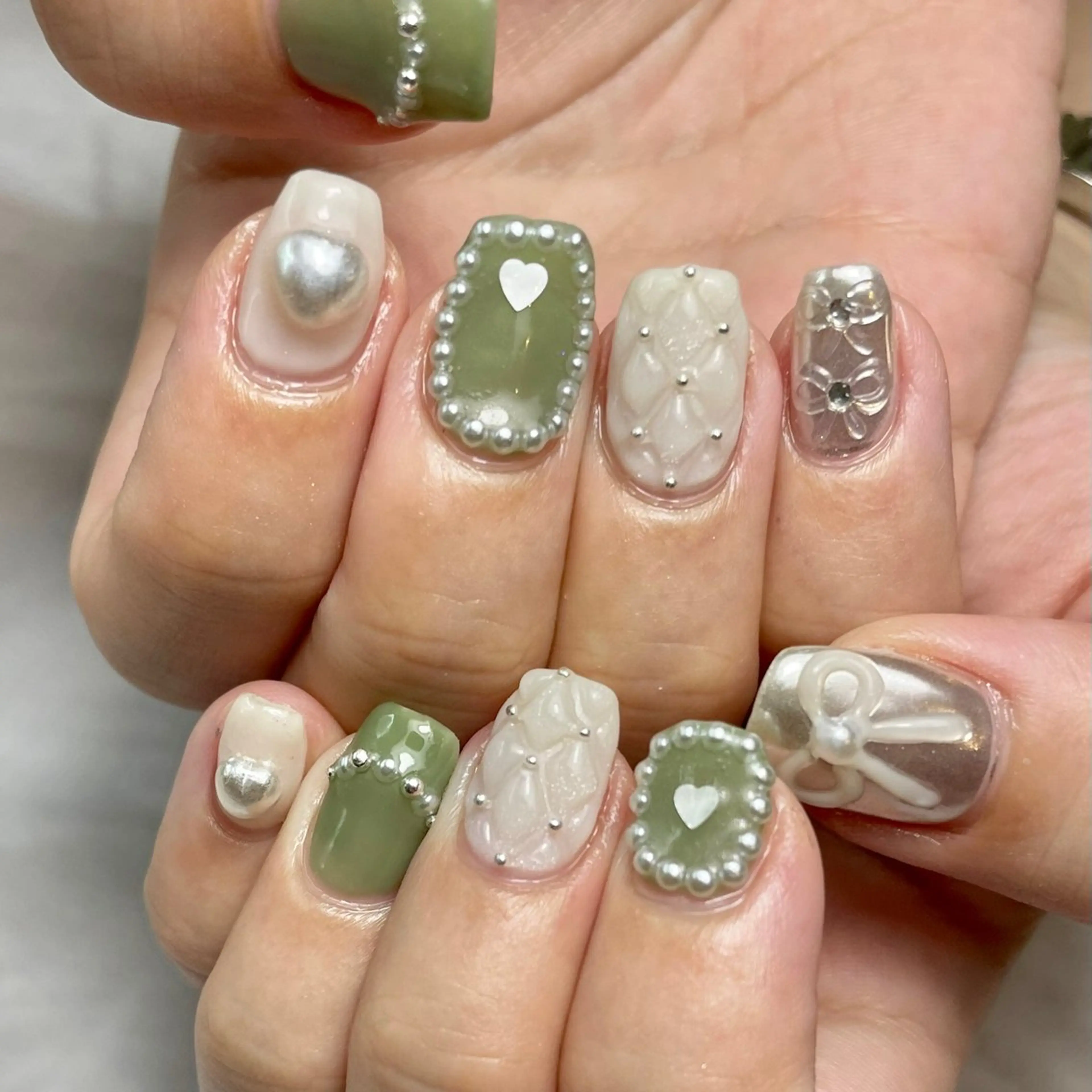 ネイル グリーン 持ち込み ハンドネイル Reflection marikoのネイルデザイン