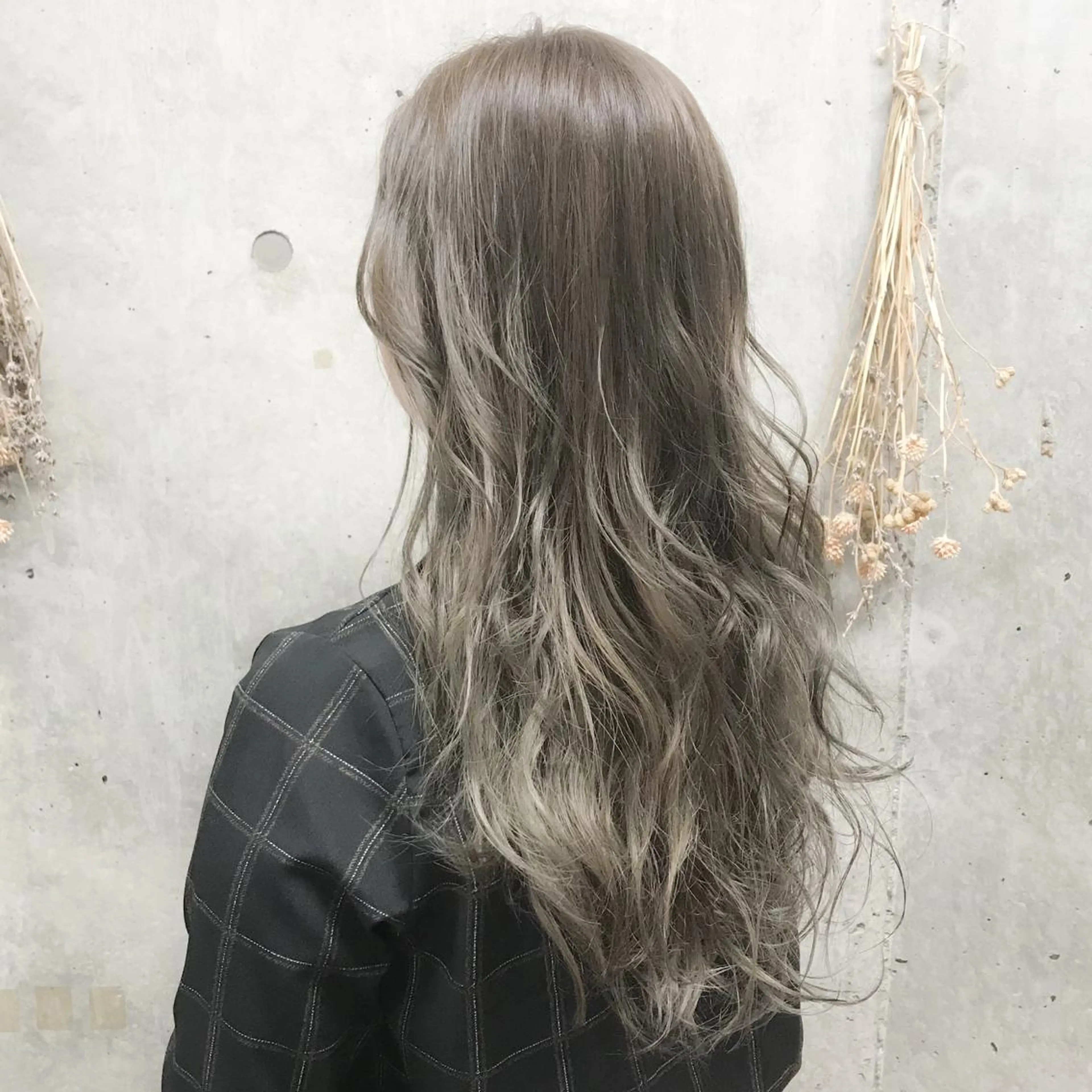 ロング カラー イルミナカラー 髪質改善、縮毛矯正 店長浅野太郎のヘアスタイル