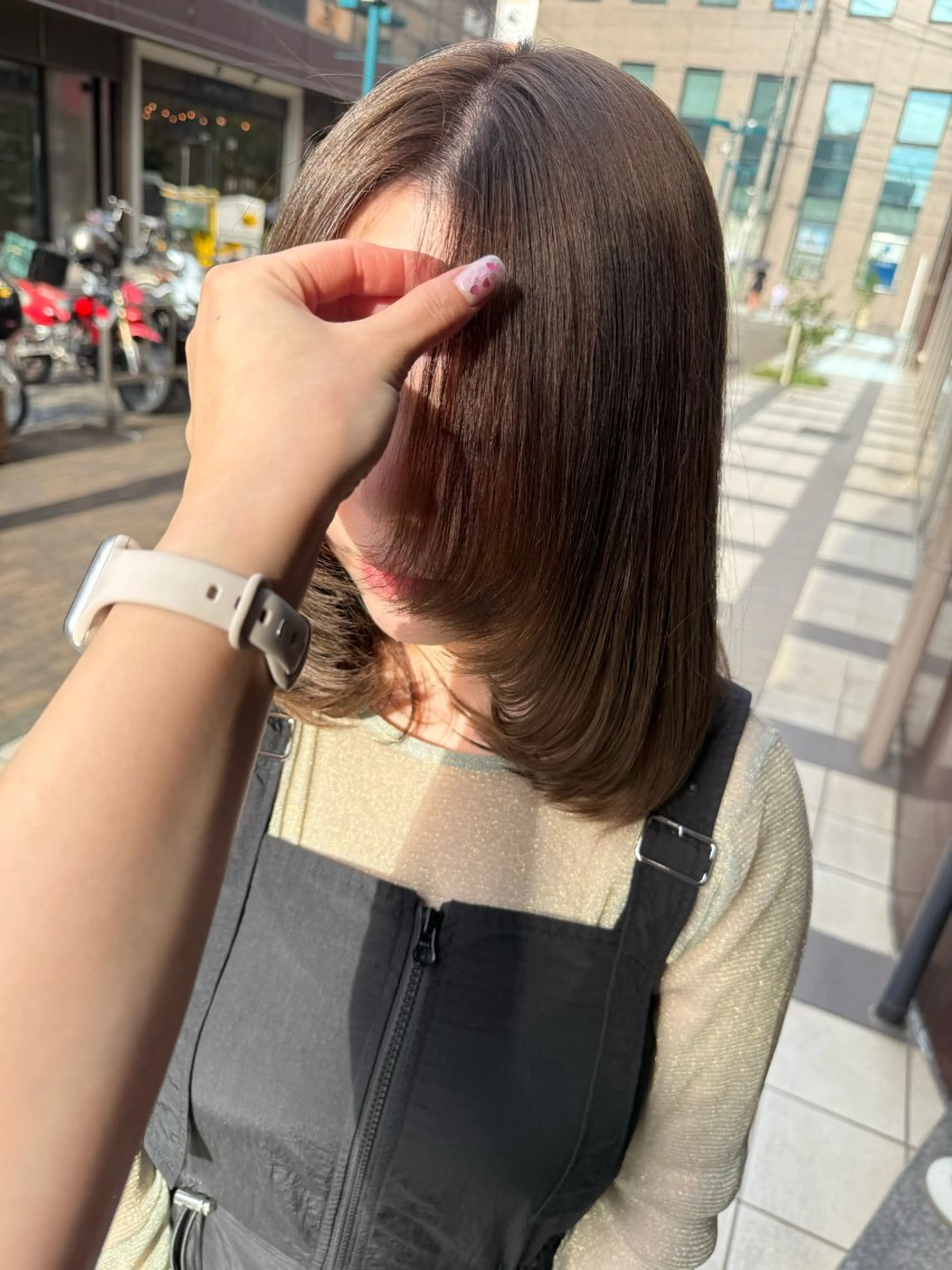 ミディアム カラー 顔周りカット レイヤーカット ✨艶髪✨ 奈須晴香のヘアスタイル