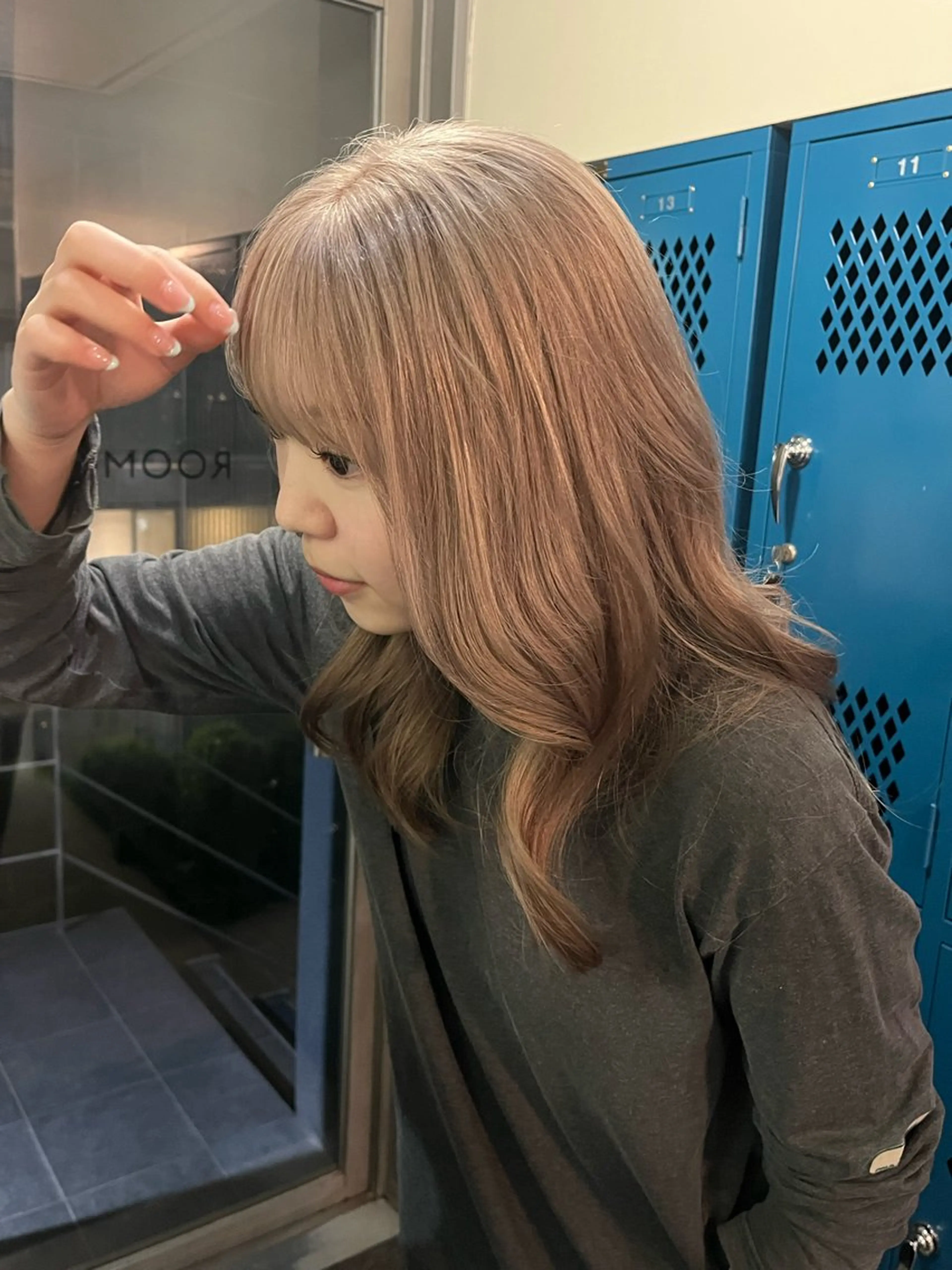 ミディアム カラー ブリーチ ハイトーンカラー ピンクカラー ヘアカラー 韓国ボブ/ハッシュ カットKIRAのヘアスタイル