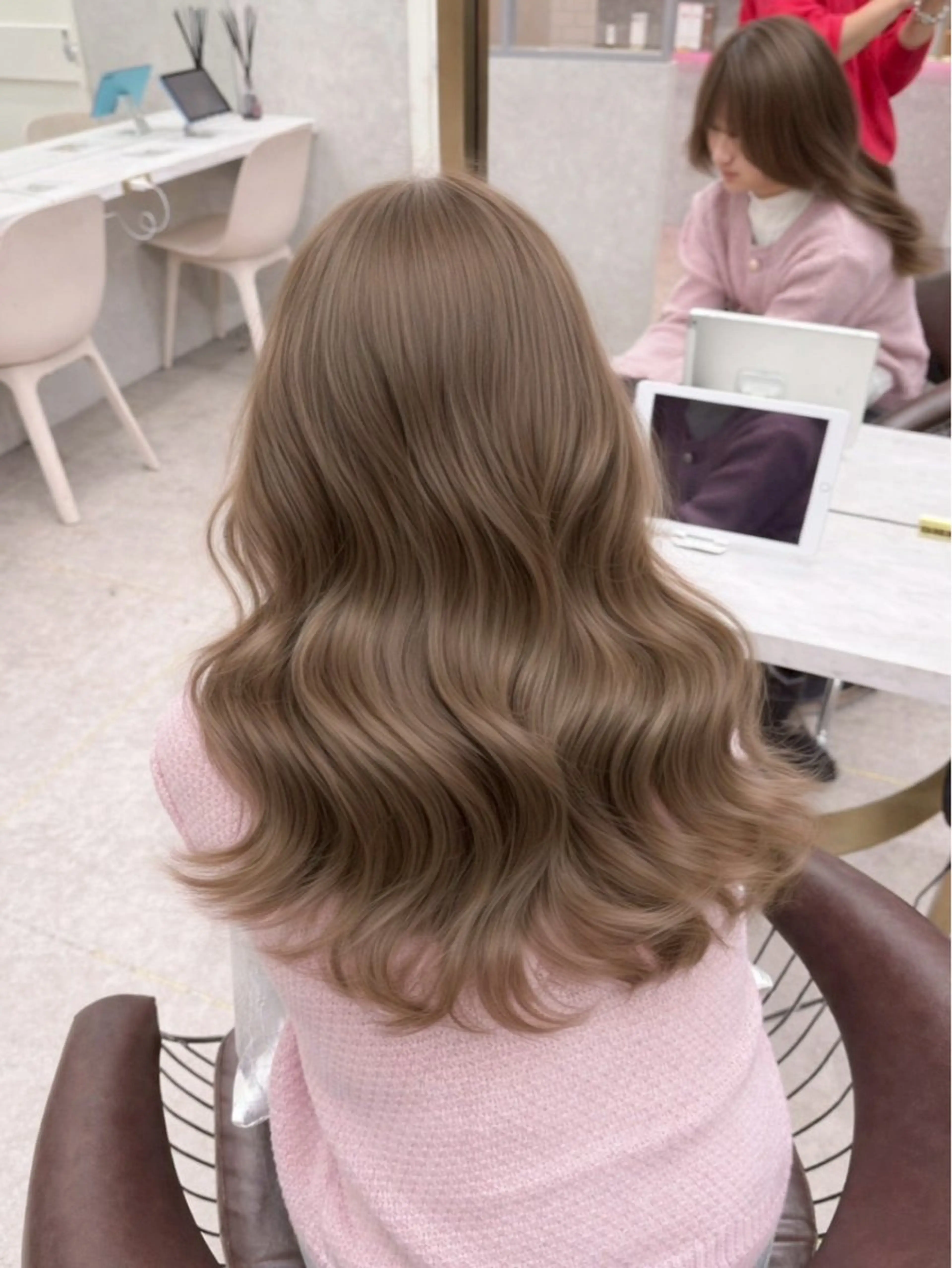 セミロング カラー Lond Le'a /ハイトーンカラーのヘアスタイル