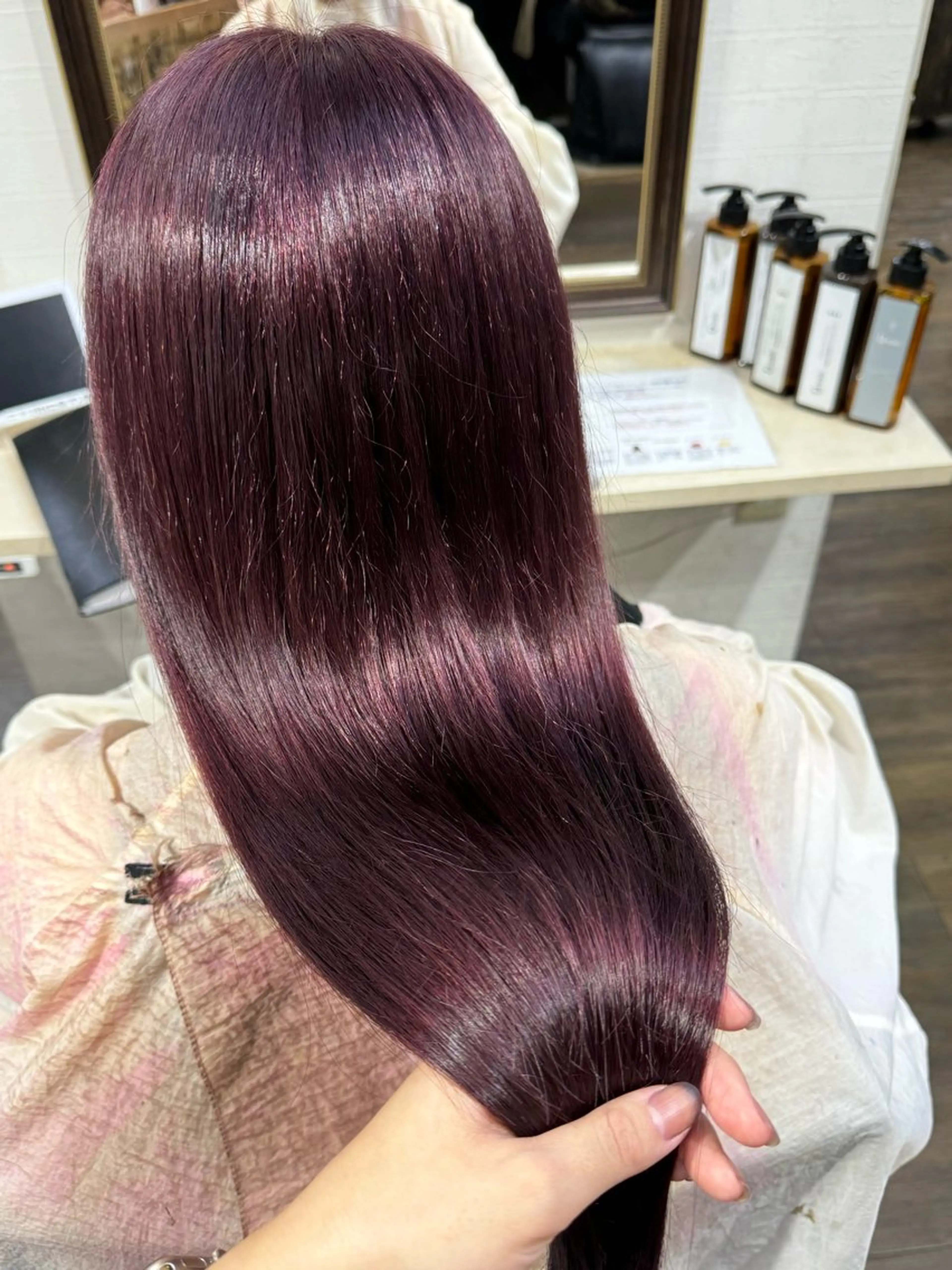 ロング 横浜🦋ハイトーン 🫐シャドウルーツのヘアスタイル