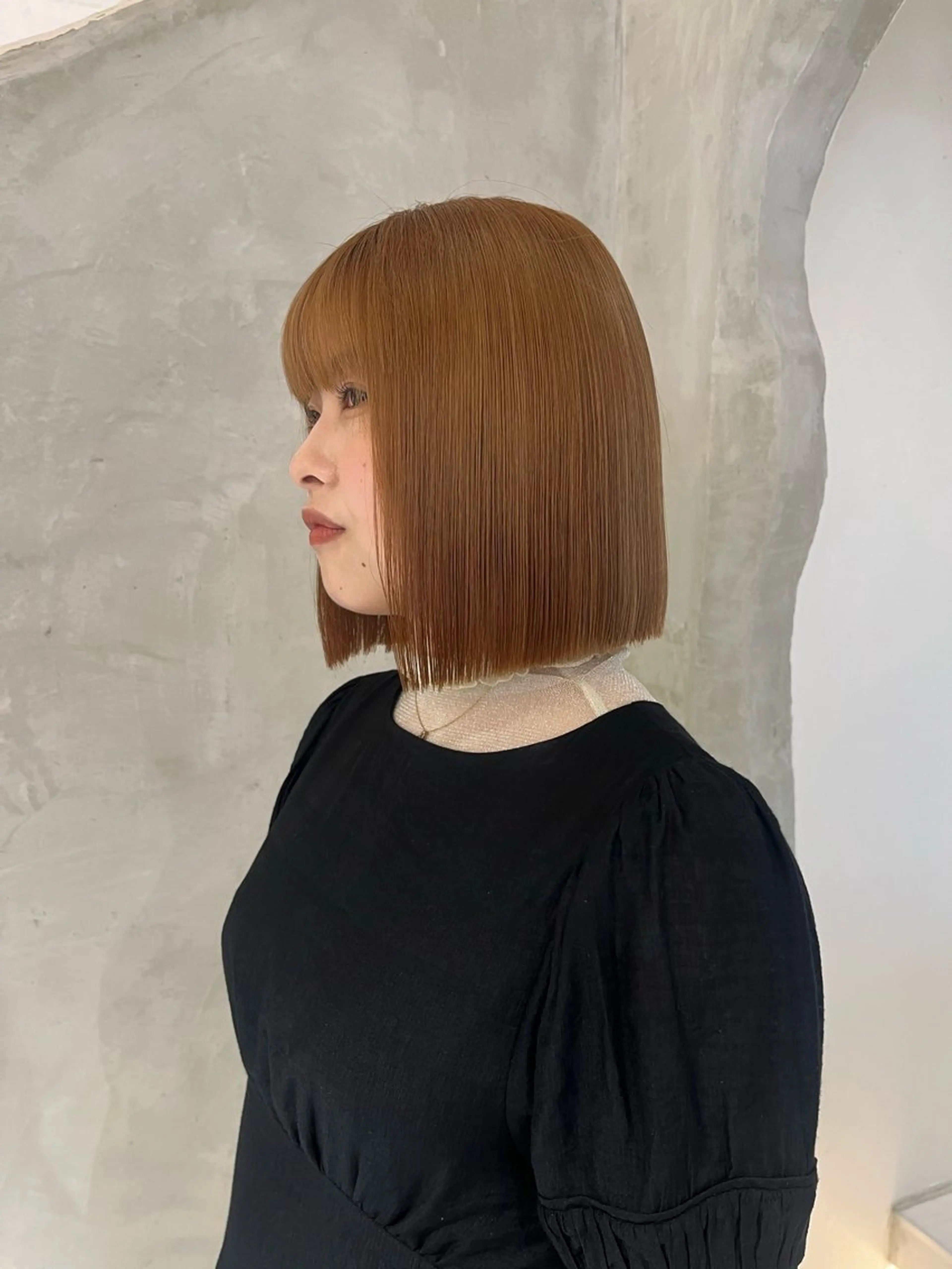 ミディアム カラー カット ヘアカラー トリートメント 切りっぱなしボブ/ 艶カラー/綾莉のヘアスタイル