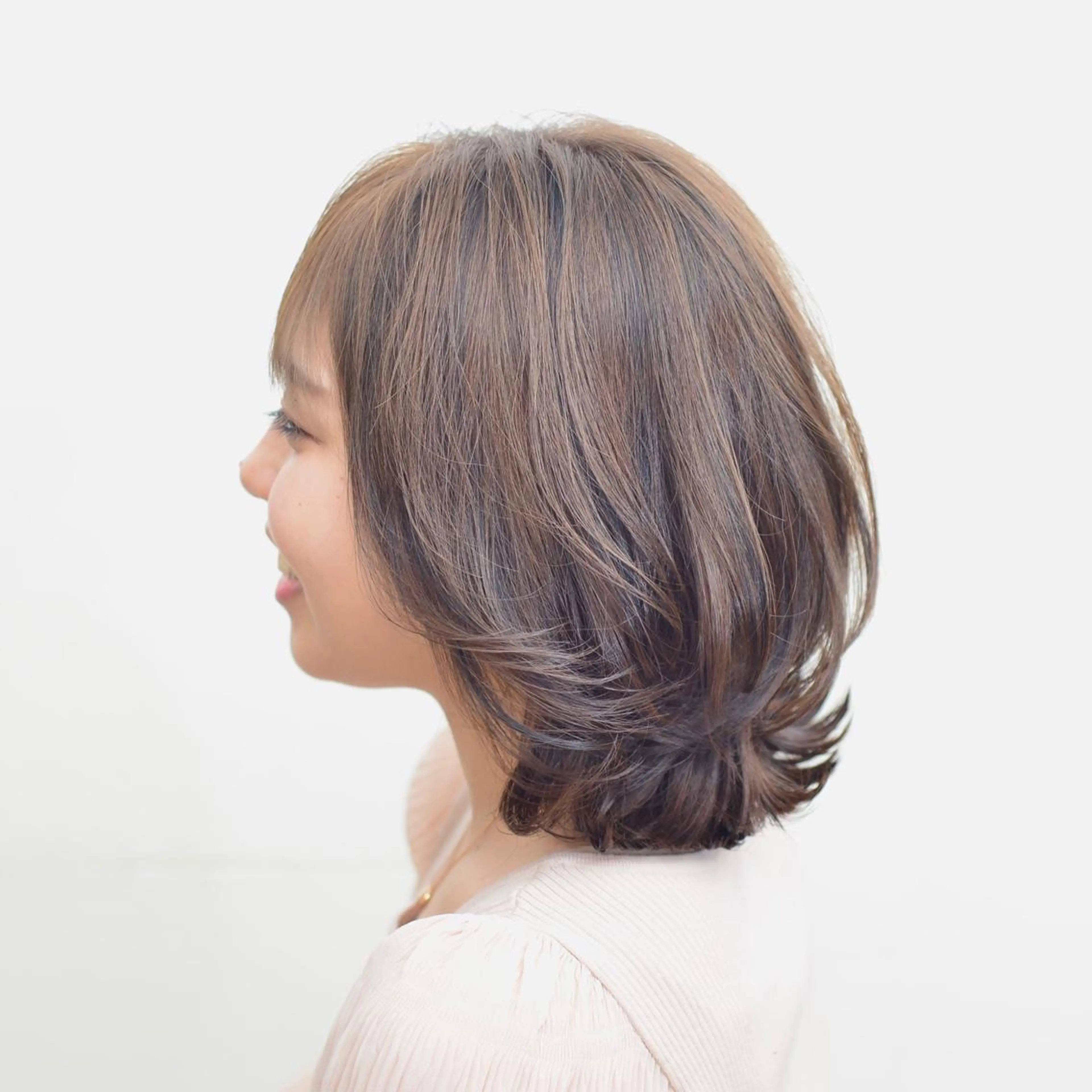 ミディアム くびれヘア くびれレイヤー レイヤーカット NOON    hair make+happy time所属・🌟NOON🌟 野崎謙吾のヘアスタイル