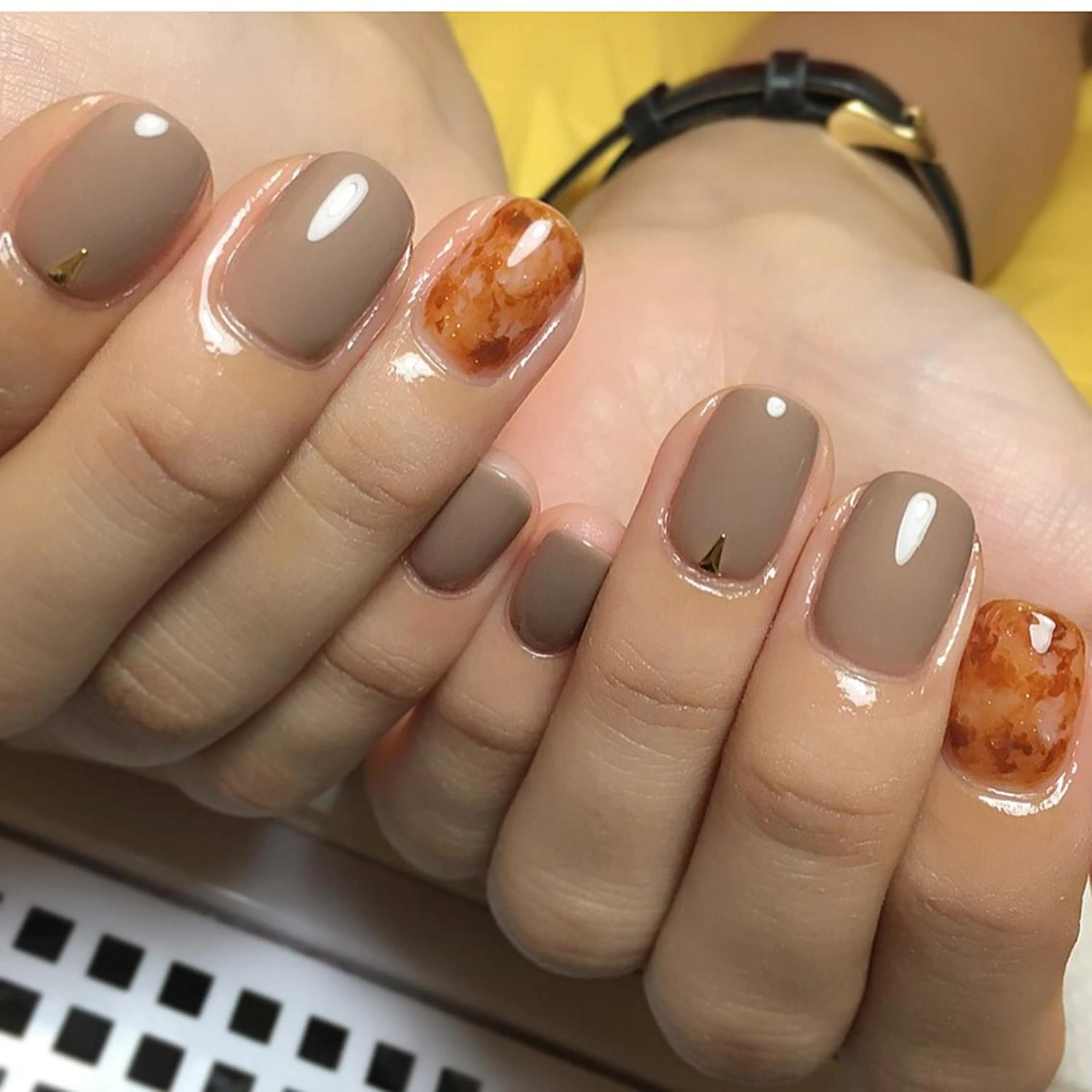 ネイル べっ甲ネイル Nail salon viewt55☺︎のネイルデザイン