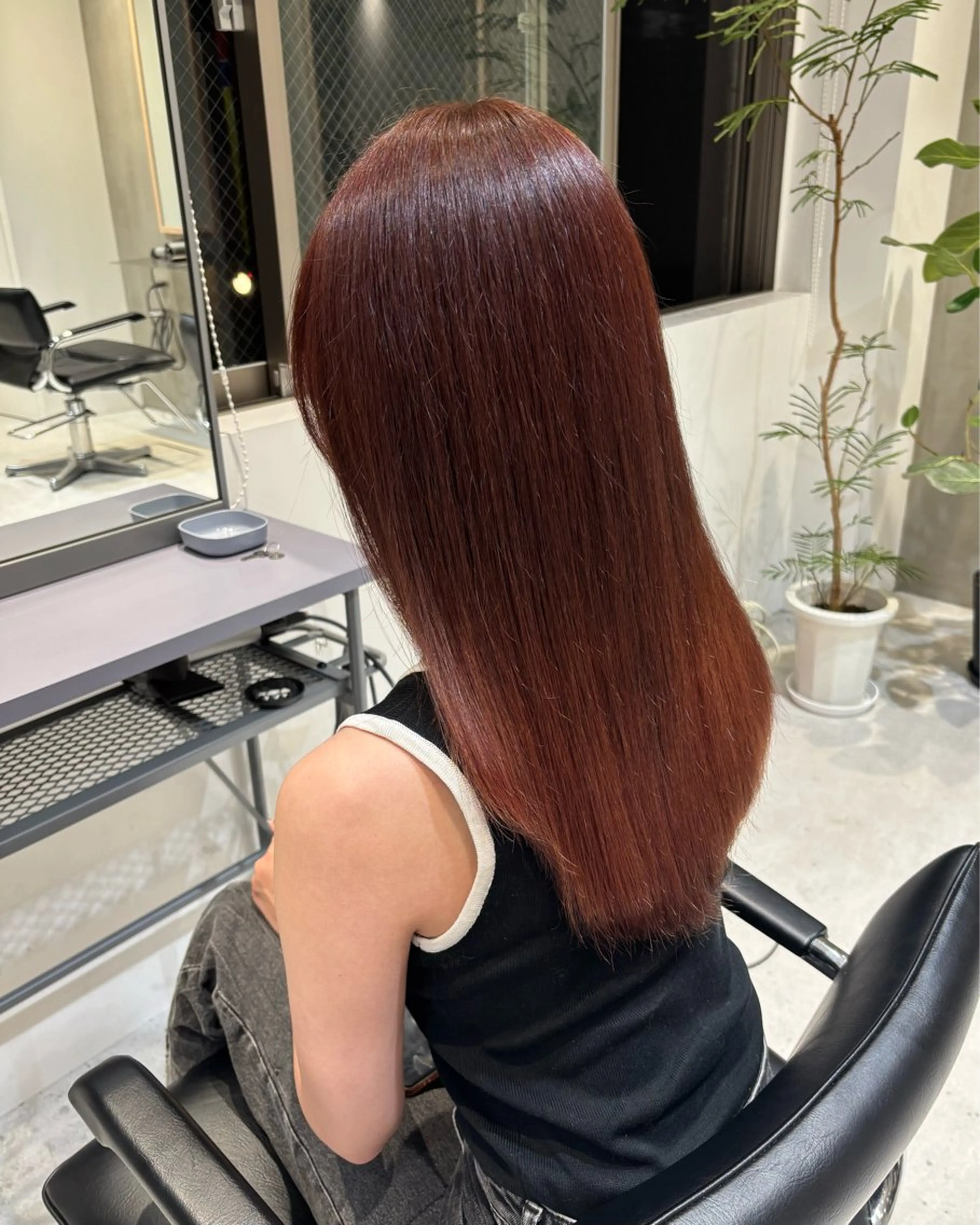 カラー 塔尾 真那のヘアスタイル