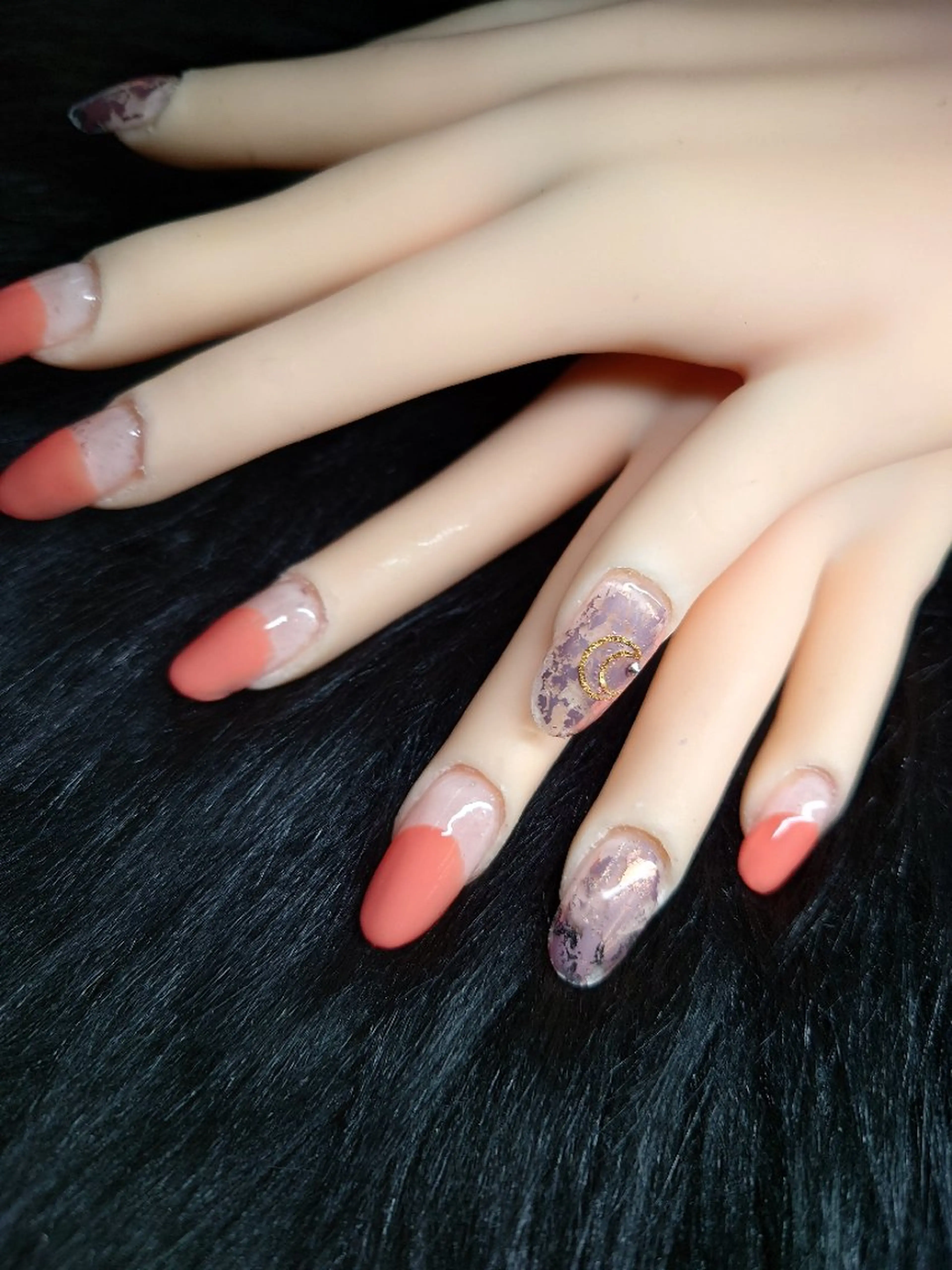 ネイル White  Se7enのネイルデザイン