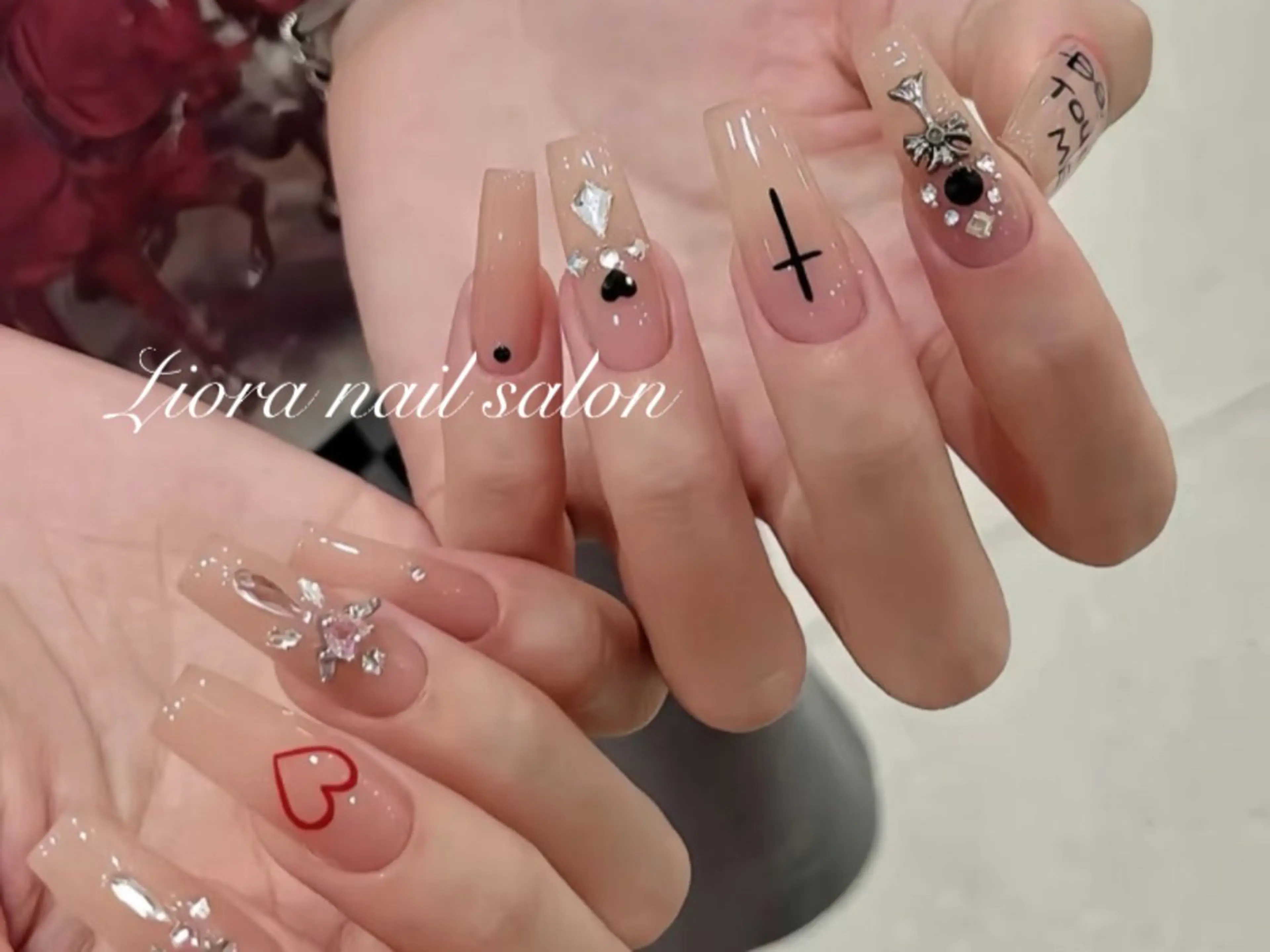 ネイル フレンチネイル ジェルネイル ガーリー グラデーション キラキラネイル ハンドネイル Liora nail スカルプ専門店のネイルデザイン