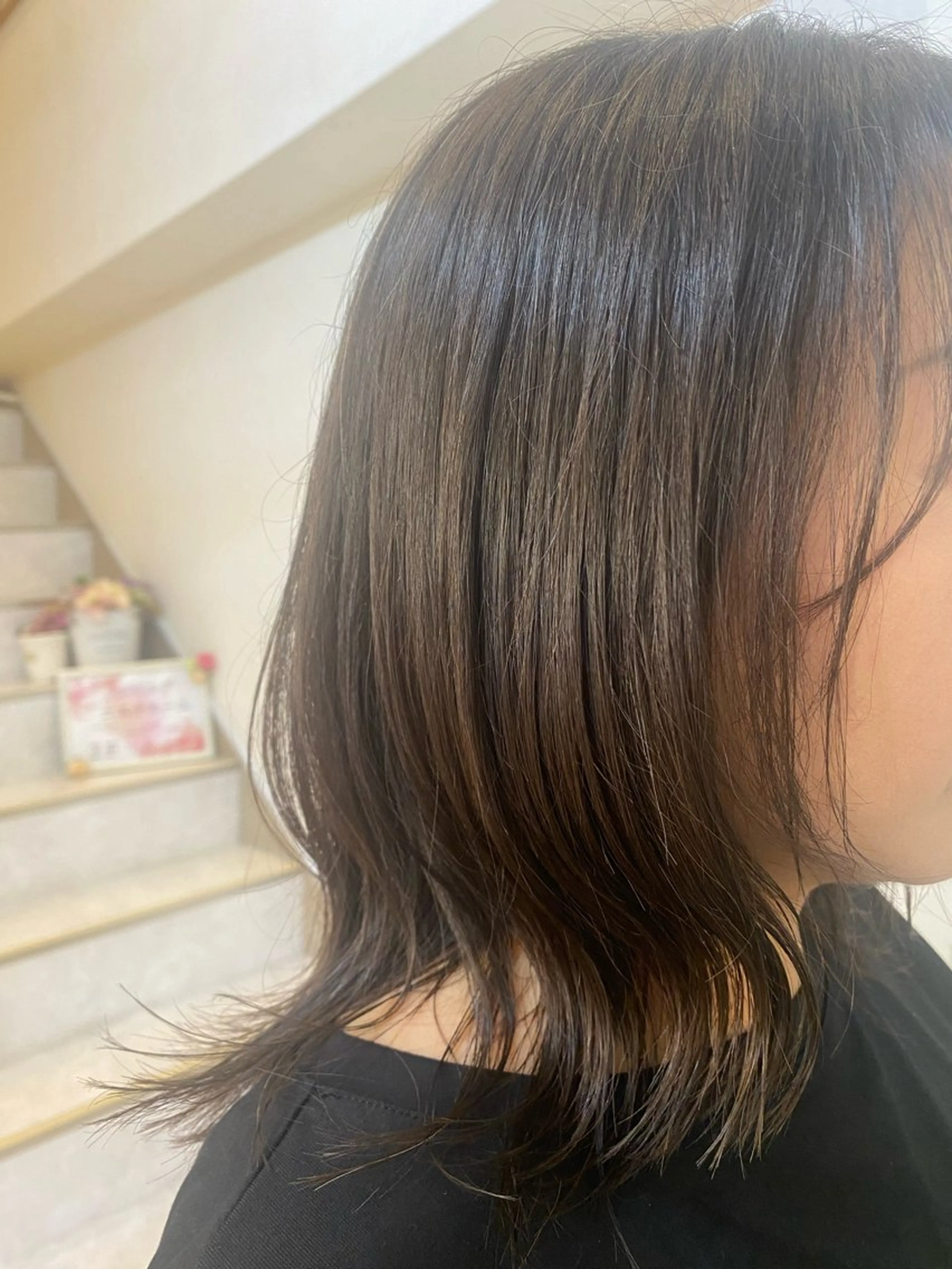 ミディアム 顔まわりレイヤー 顔周りカット レイヤーカット ️🫧押上️🫧はな 🫧まとまるショートのヘアスタイル
