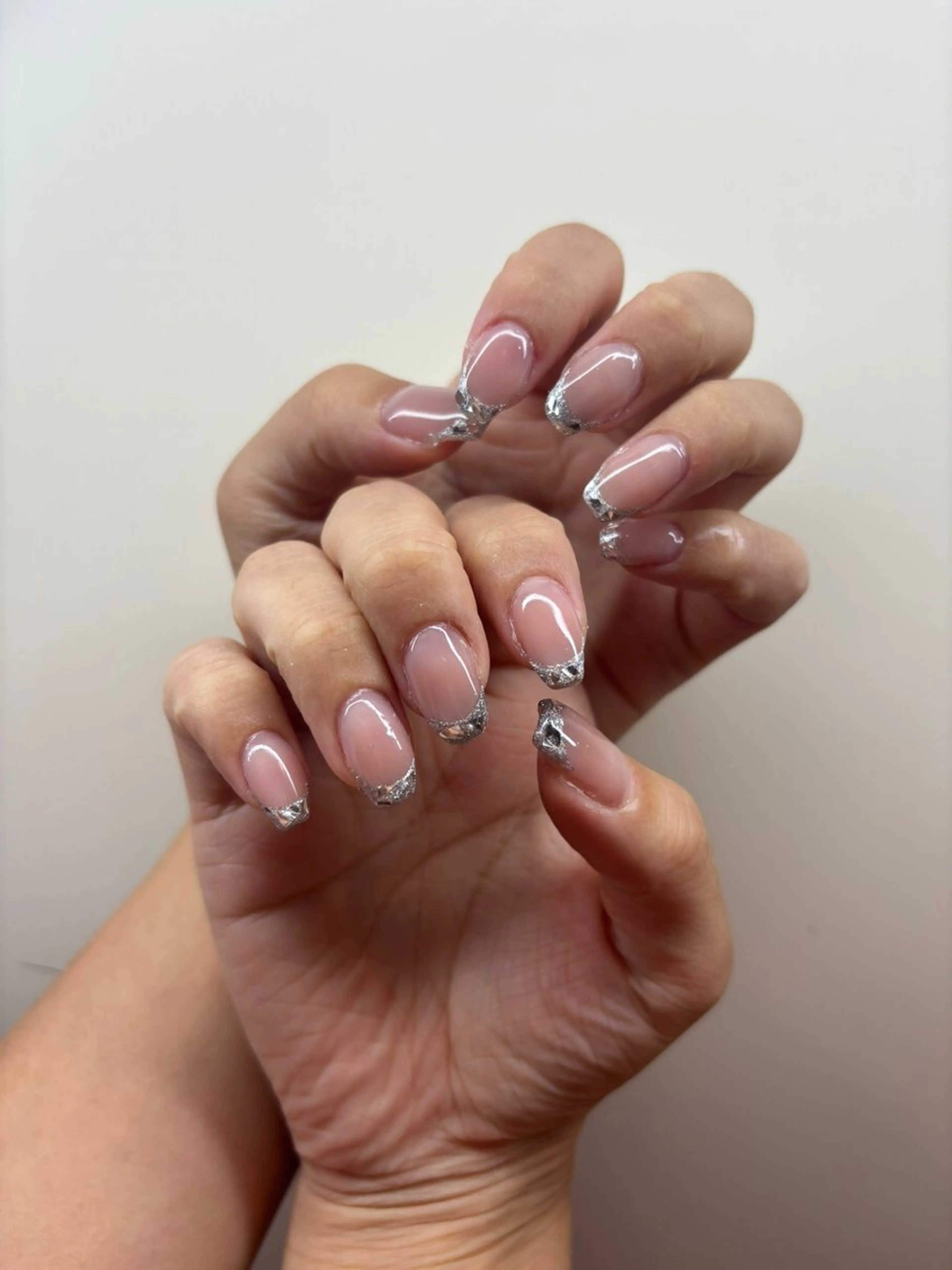 ネイル フレンチネイル ガラスフレンチ 宮原 葵のネイルデザイン