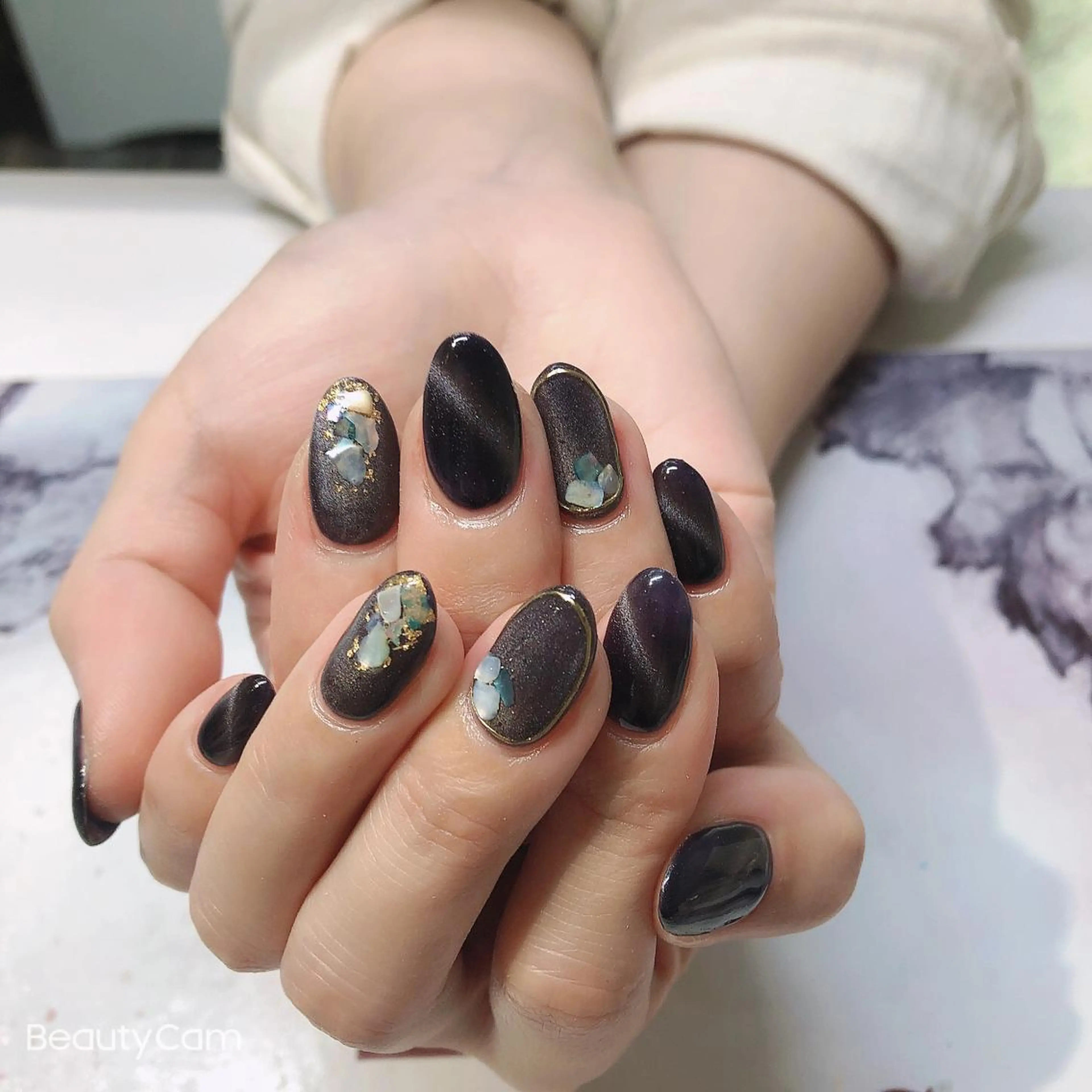 ネイル ハンドネイル ガレンドウ 白澤 愛子のネイルデザイン