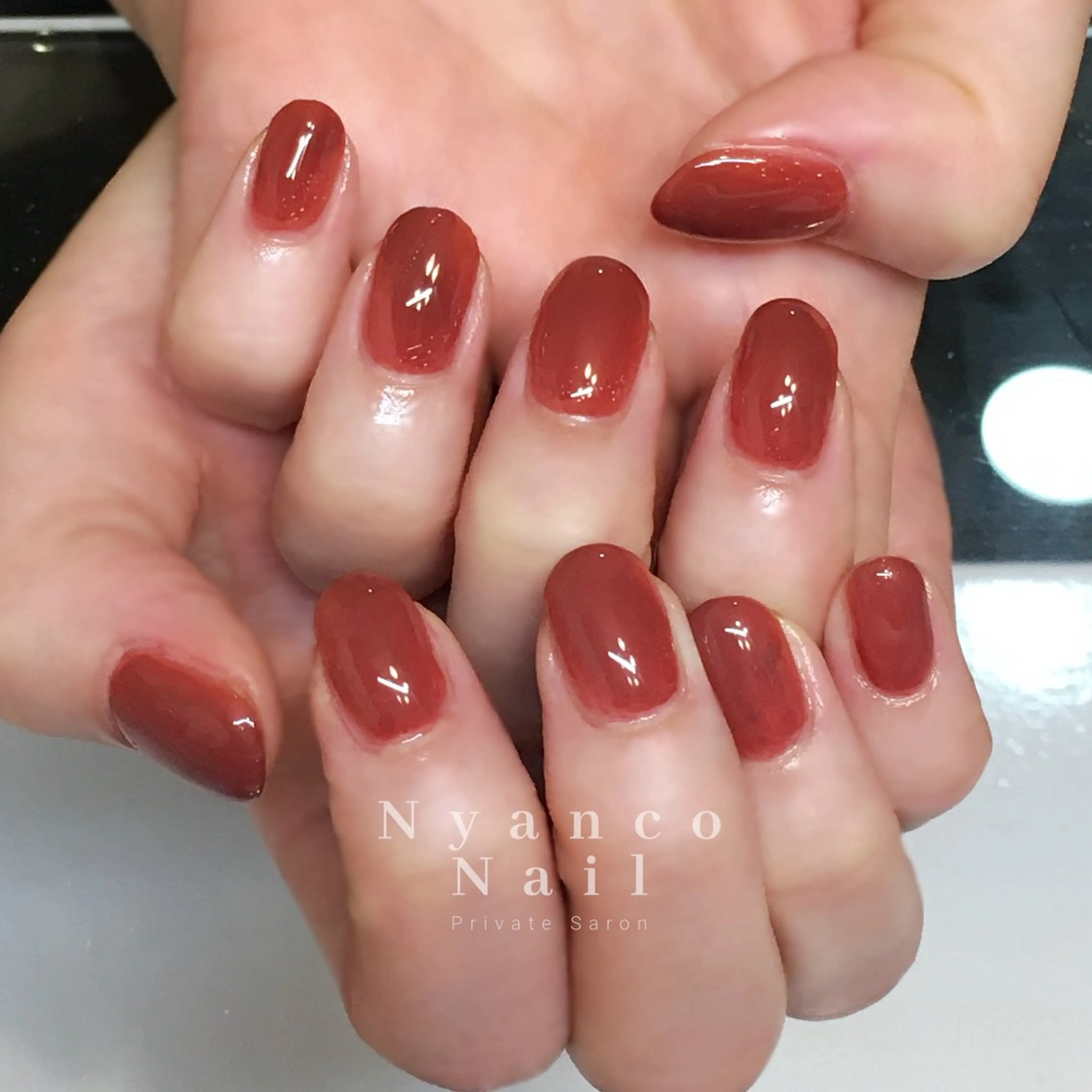 ネイル ボルドー ジェルネイル ニュアンスネイル ワンカラーネイル 赤色 Nyanco Nailのネイルデザイン