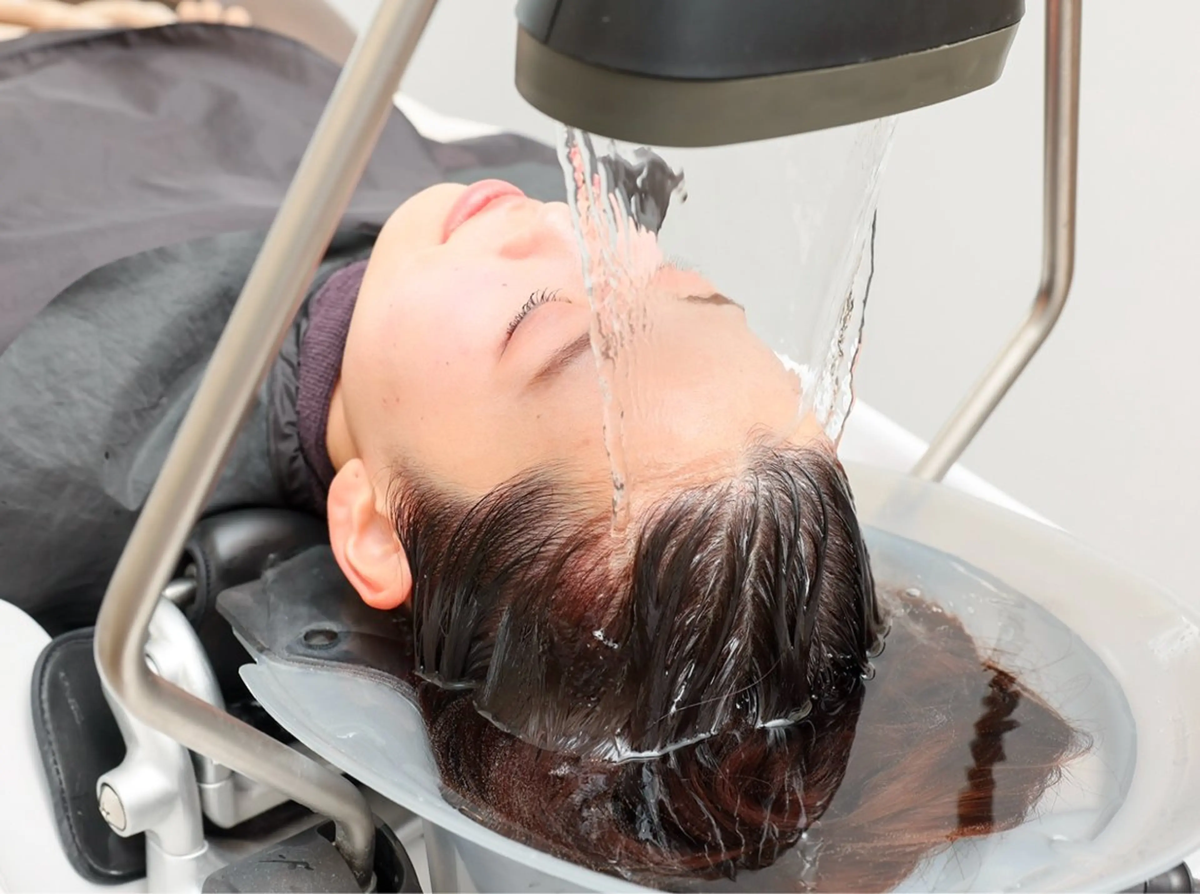 💠プラチナ髪質改善トリートメント【SNSでも話題の"頭浸浴”付】🌧▷▶▷ヘアケアと頭皮ケアが一緒にできるお得なセットの写真