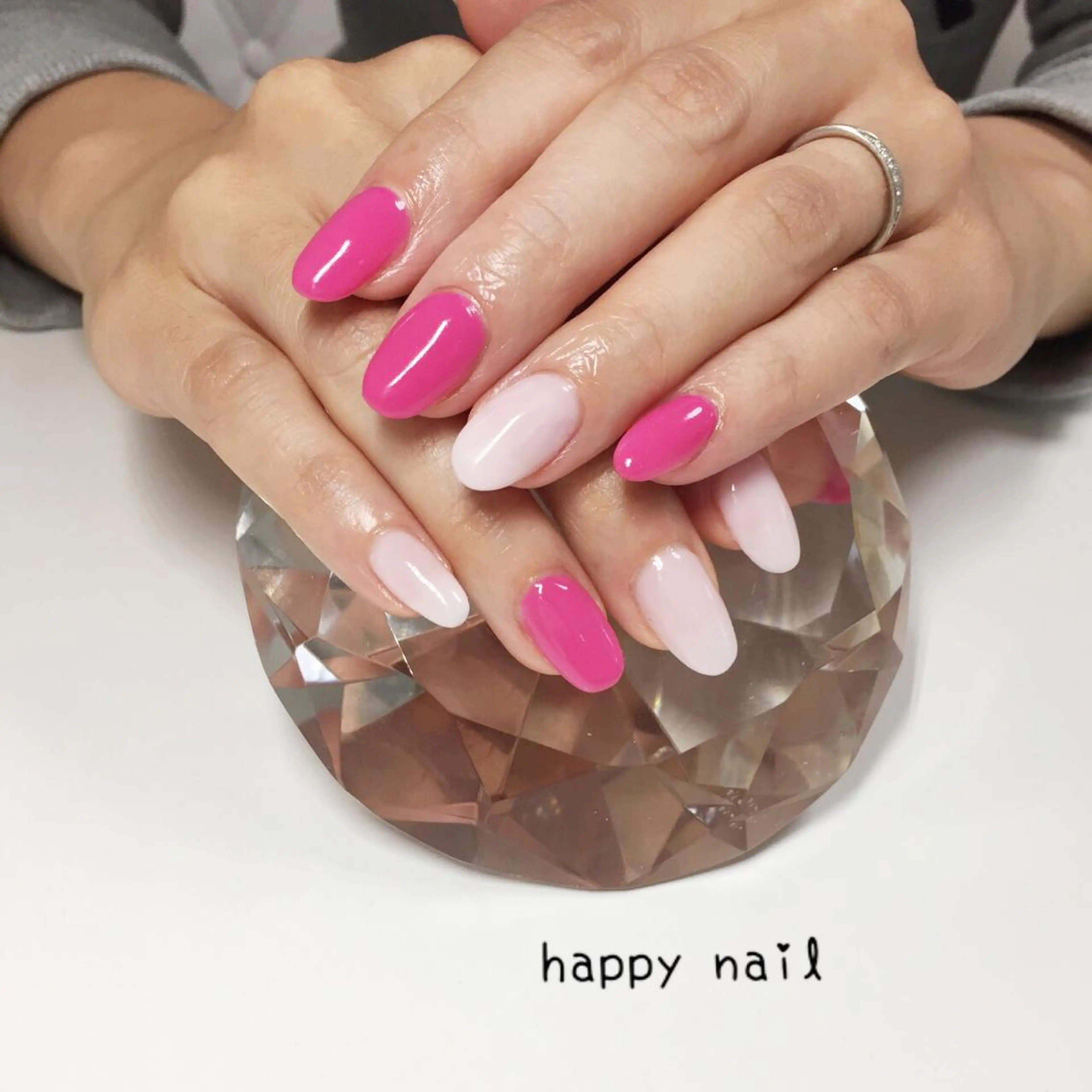 ネイル 長さ出し スカルプネイル 心と体が整う腸活 サロン ラクシュミーのエステ・リラクイメージ