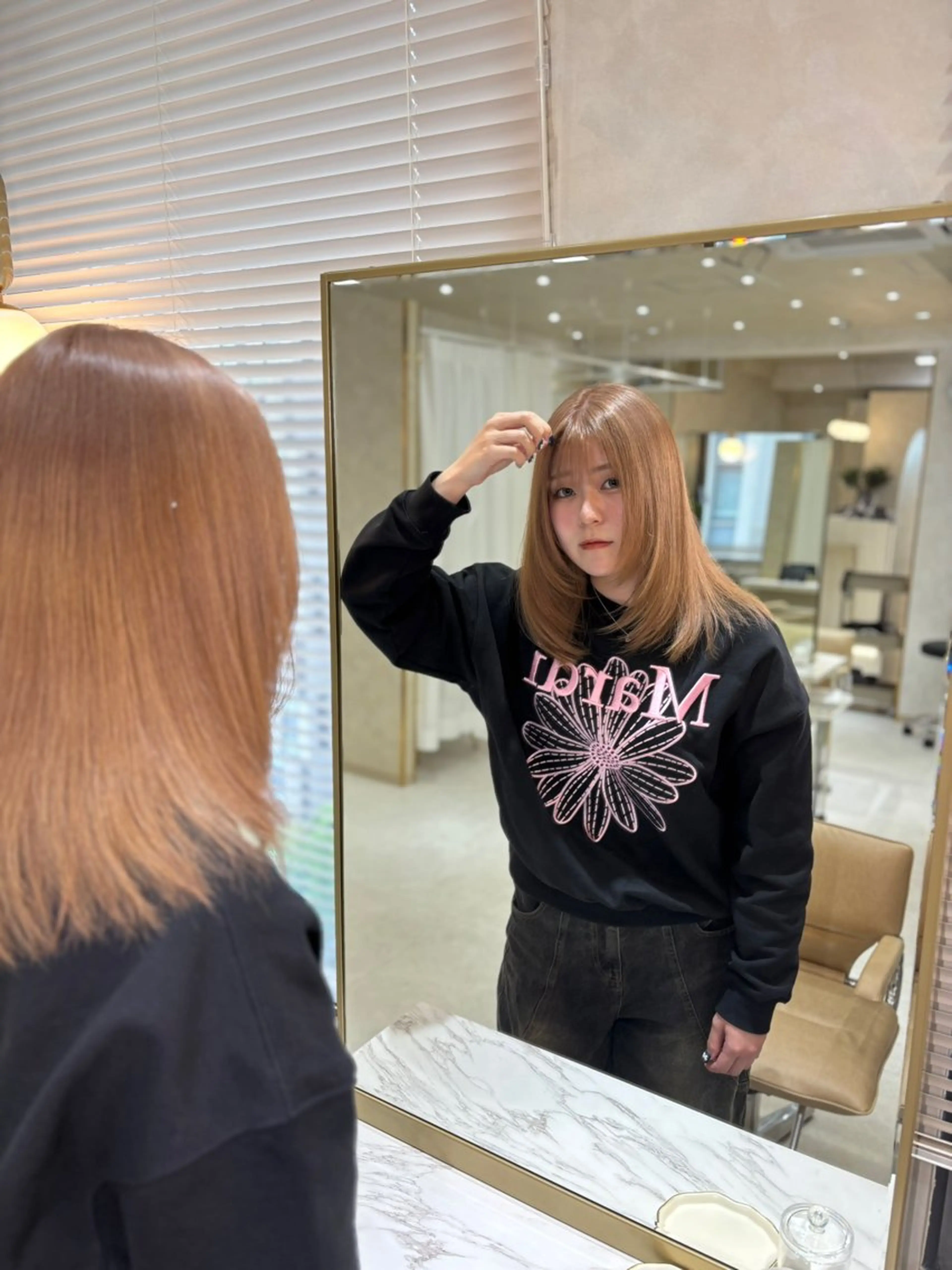 セミロング カラー りほ/顔周りカット/ レイヤーカットのヘアスタイル