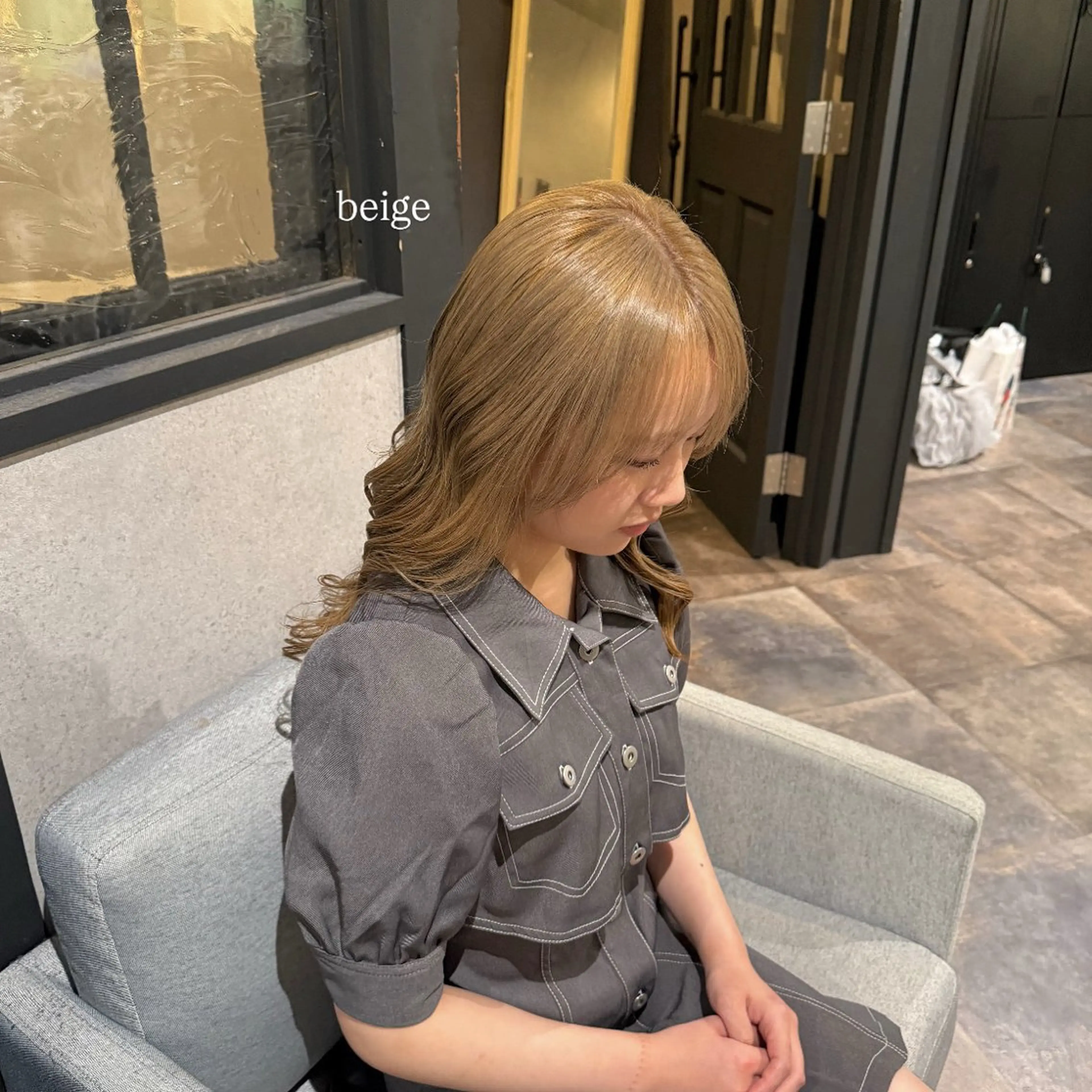 セミロング カラー ベージュカラー ヘーゼル カット ヘアカラー トリートメント ブリーチカラー/ ベージュ/SARAのヘアスタイル