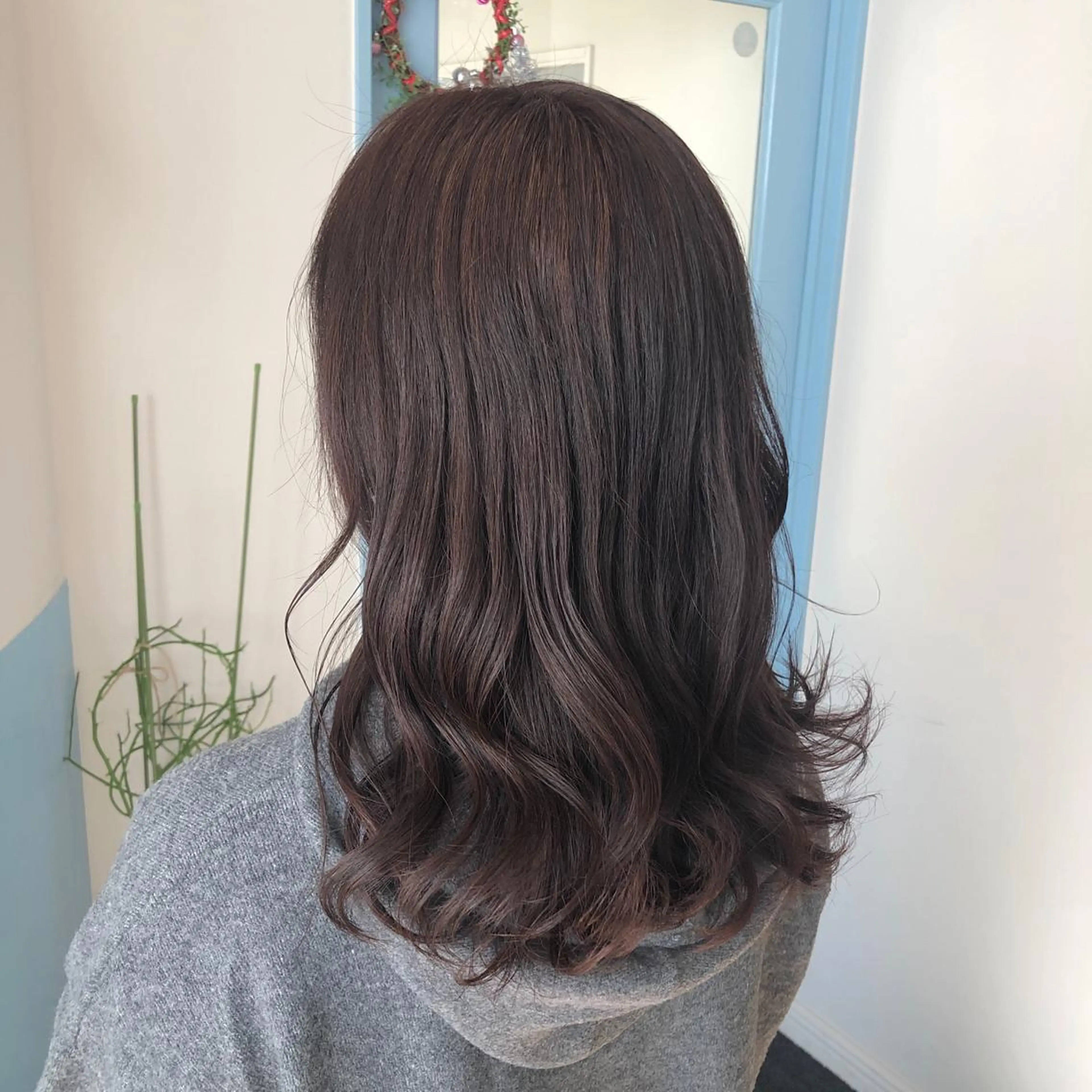 ミディアム カラー つばた みゆ🦋のヘアスタイル