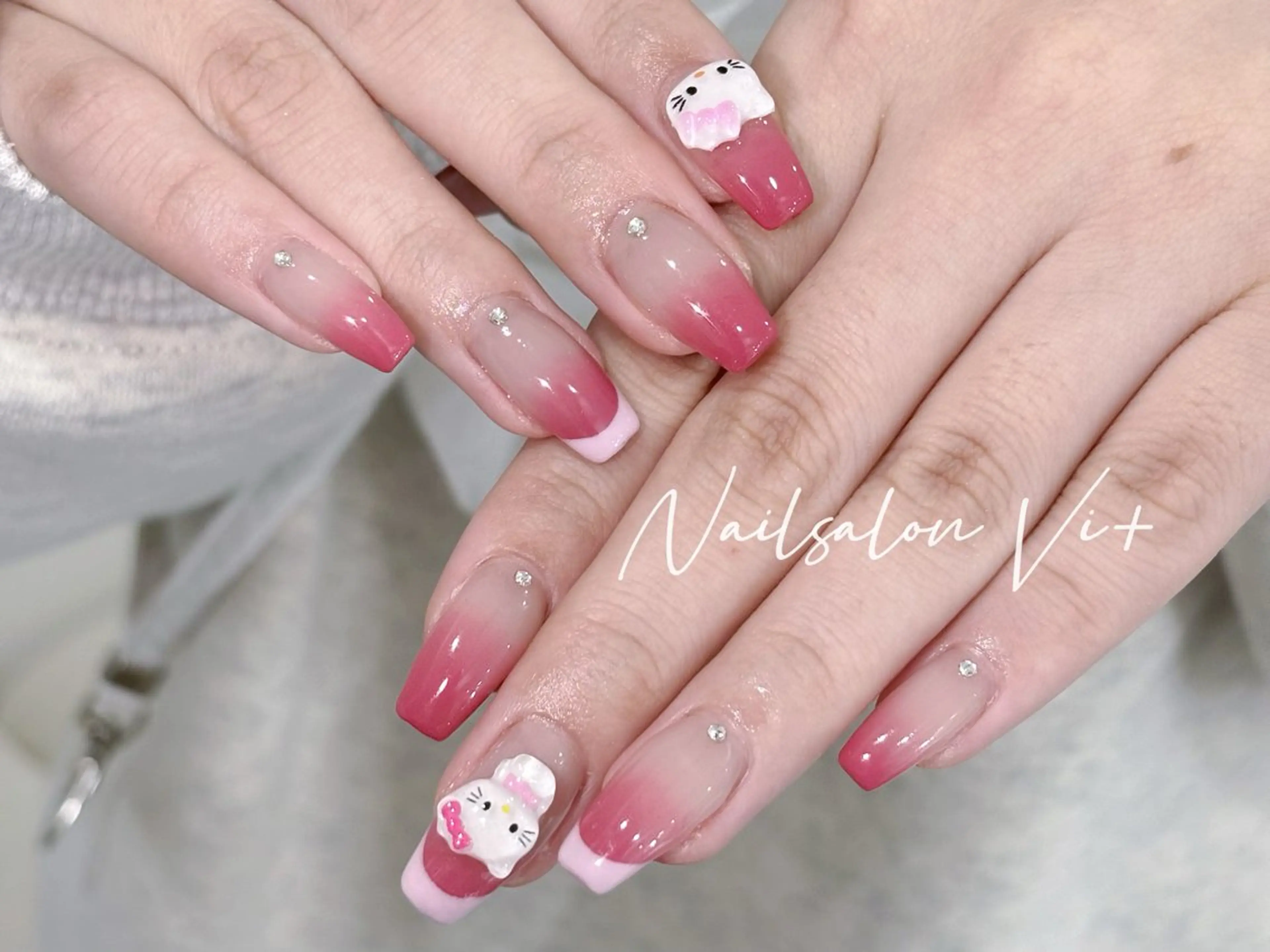 ネイル Nailsalon Vi+ももか🩷のネイルデザイン