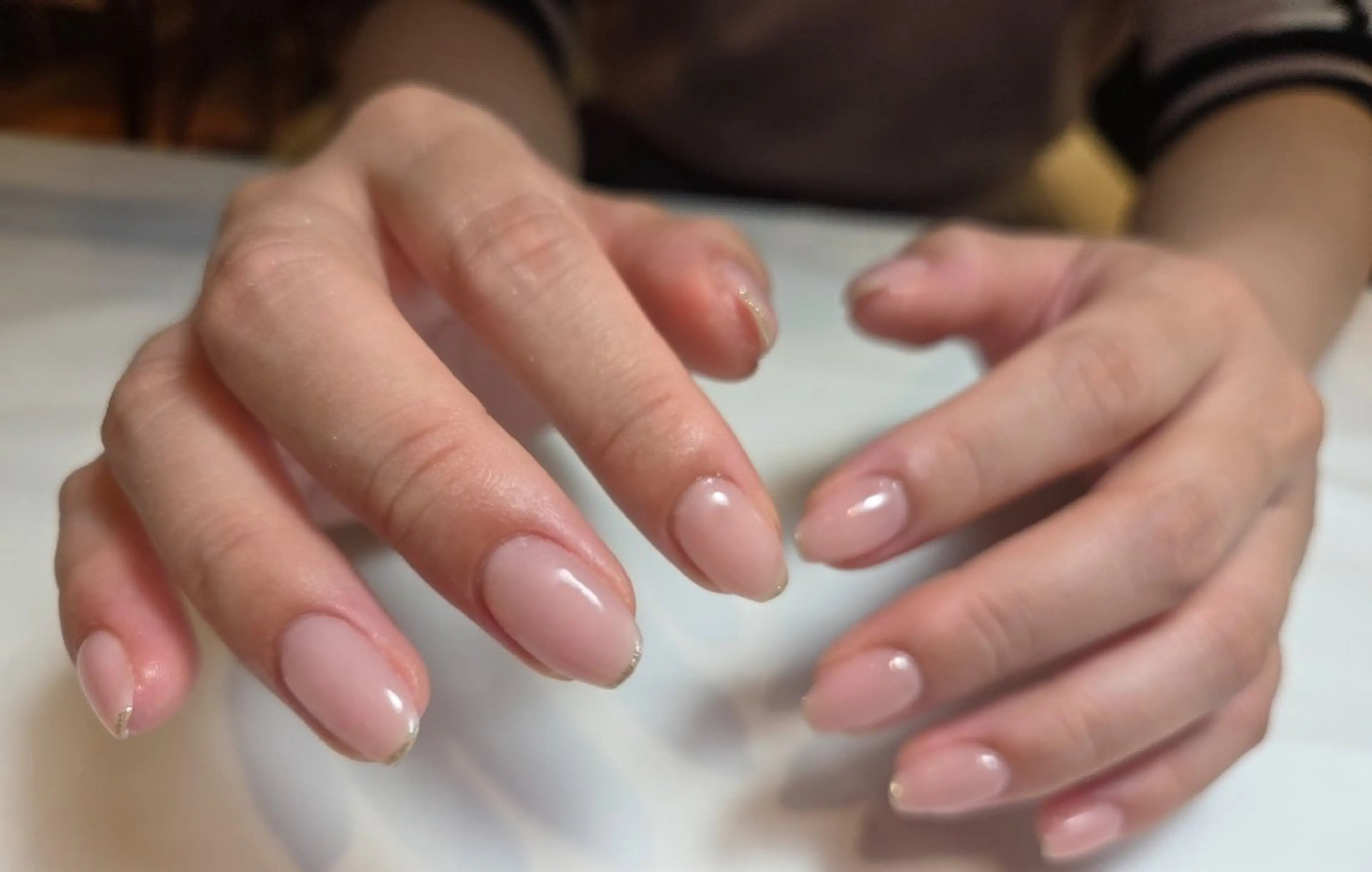 ネイル フレンチネイル ラメ(グリッター) Nude所属・nude | rのネイルデザイン