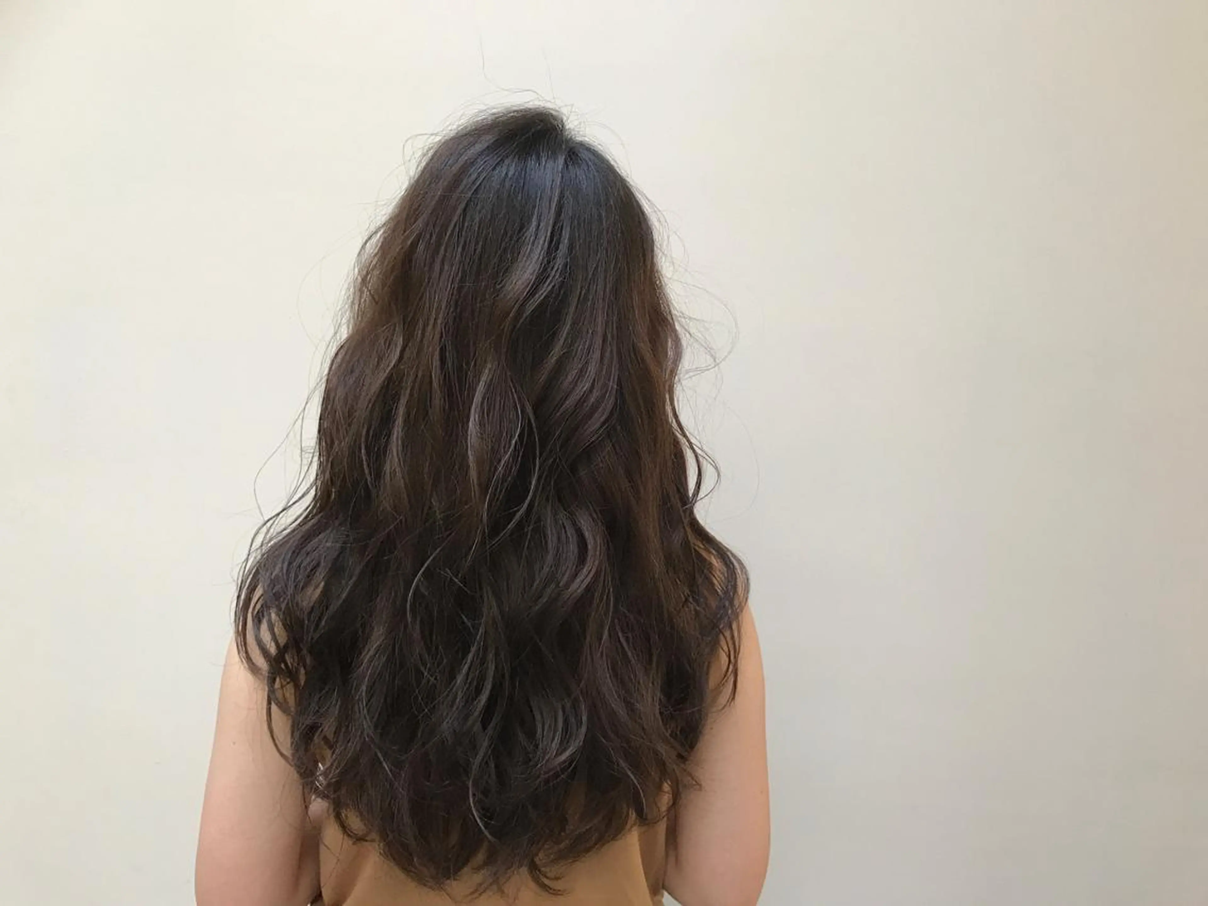 ロング カラー ブラウンカラー グラデーションカラー 土屋 紗也果のヘアスタイル