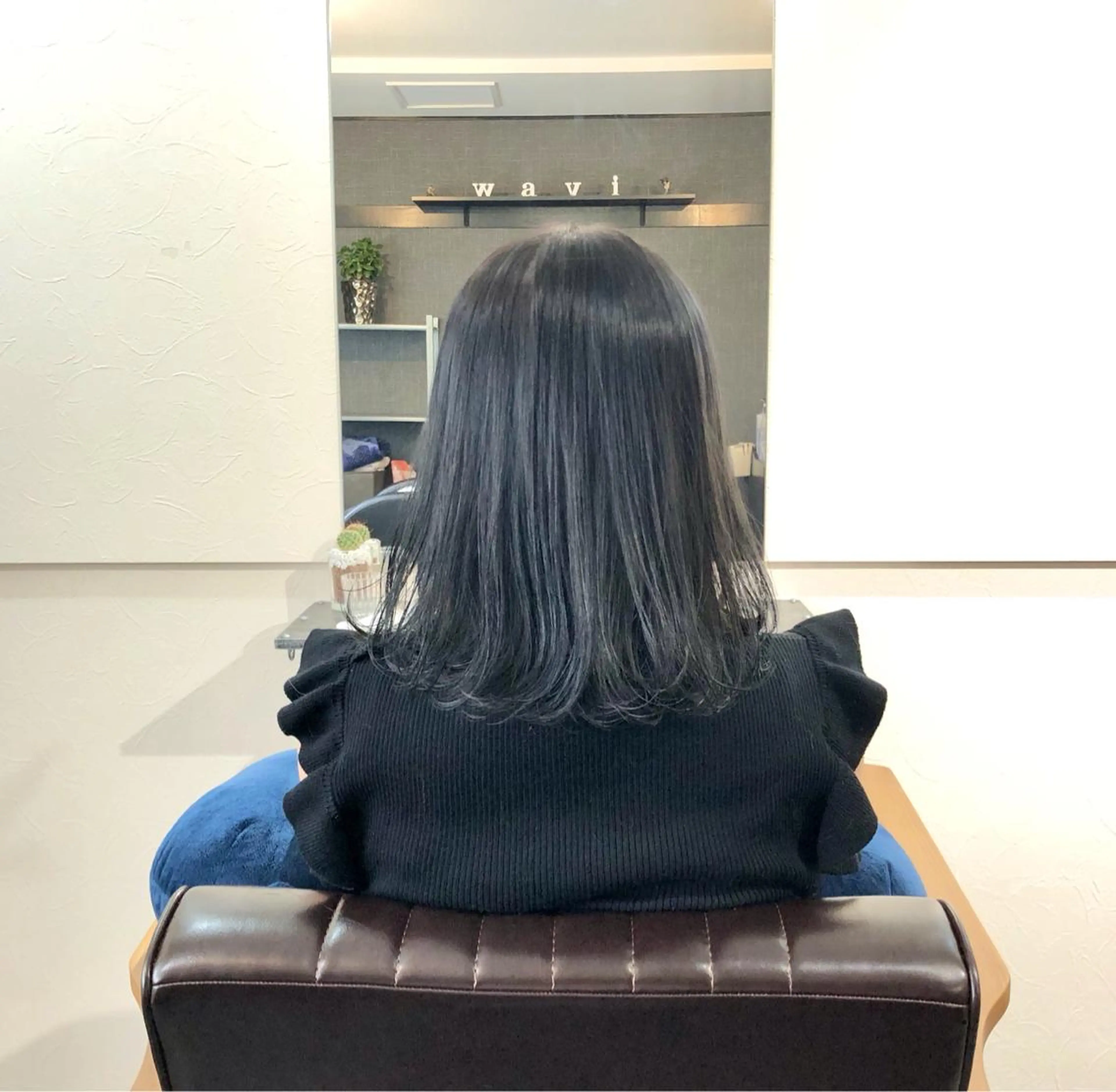 ミディアム カラー 黒髪 ブルーカラー ブルーブラック 透明感カラー ネイビーカラー ヘアカラー トリートメント wavi hair所属・後藤 ユウキ/髪質改善🫧のヘアスタイル