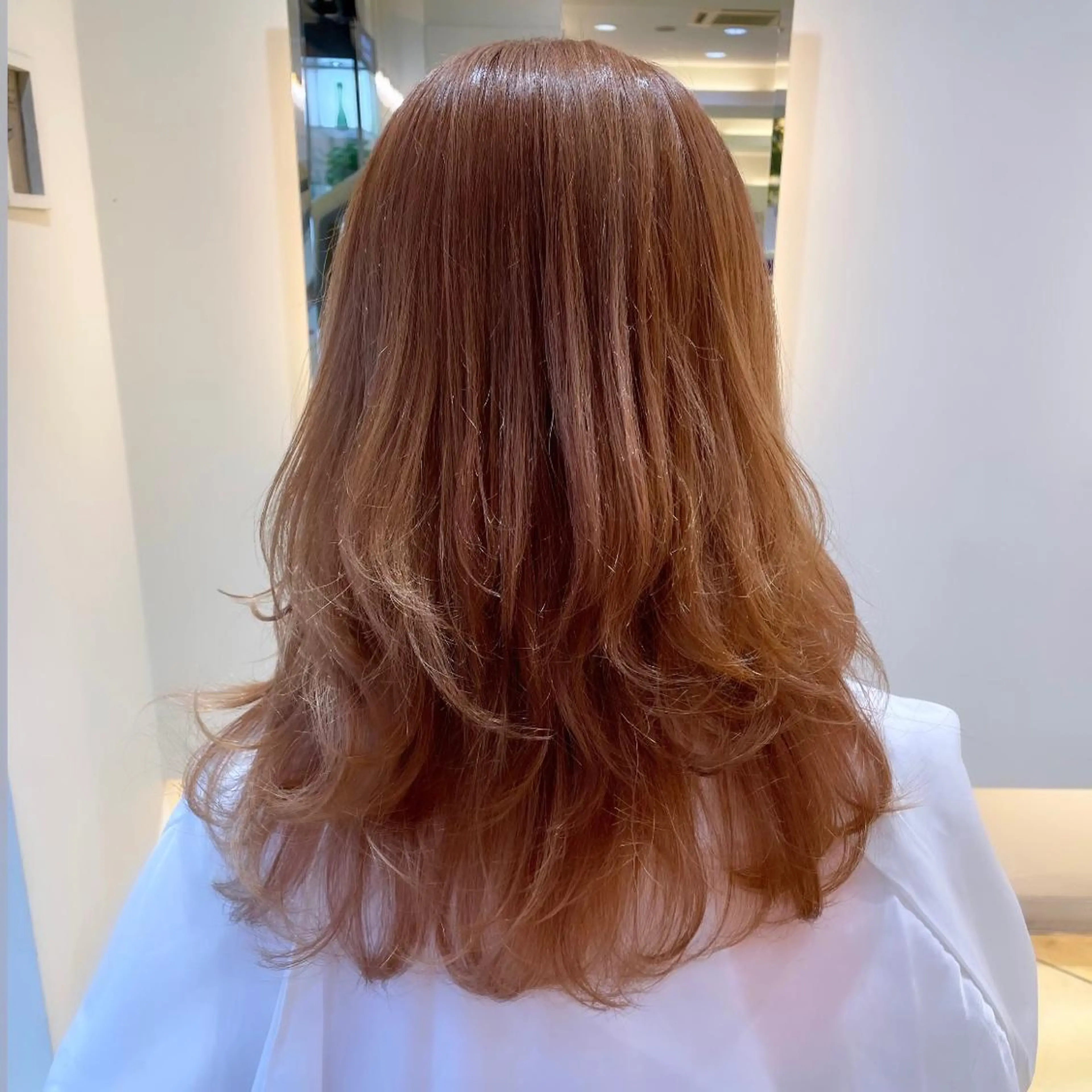 セミロング カラー レイヤーカット 丸山 愛唯のヘアスタイル