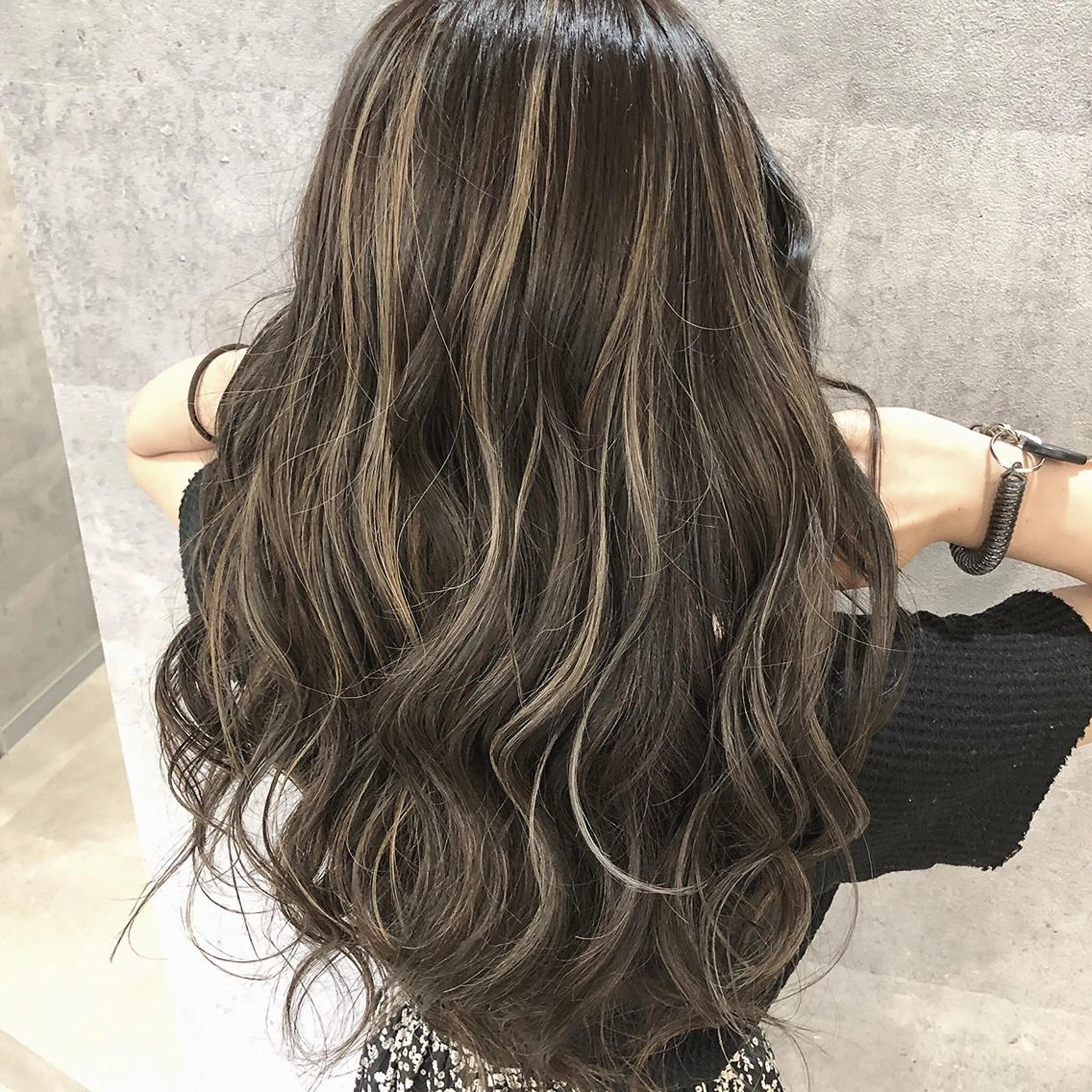 ロング カラー ハイライトカラー ハイライト ✨MiL✨ ✨心斎橋✨のヘアスタイル