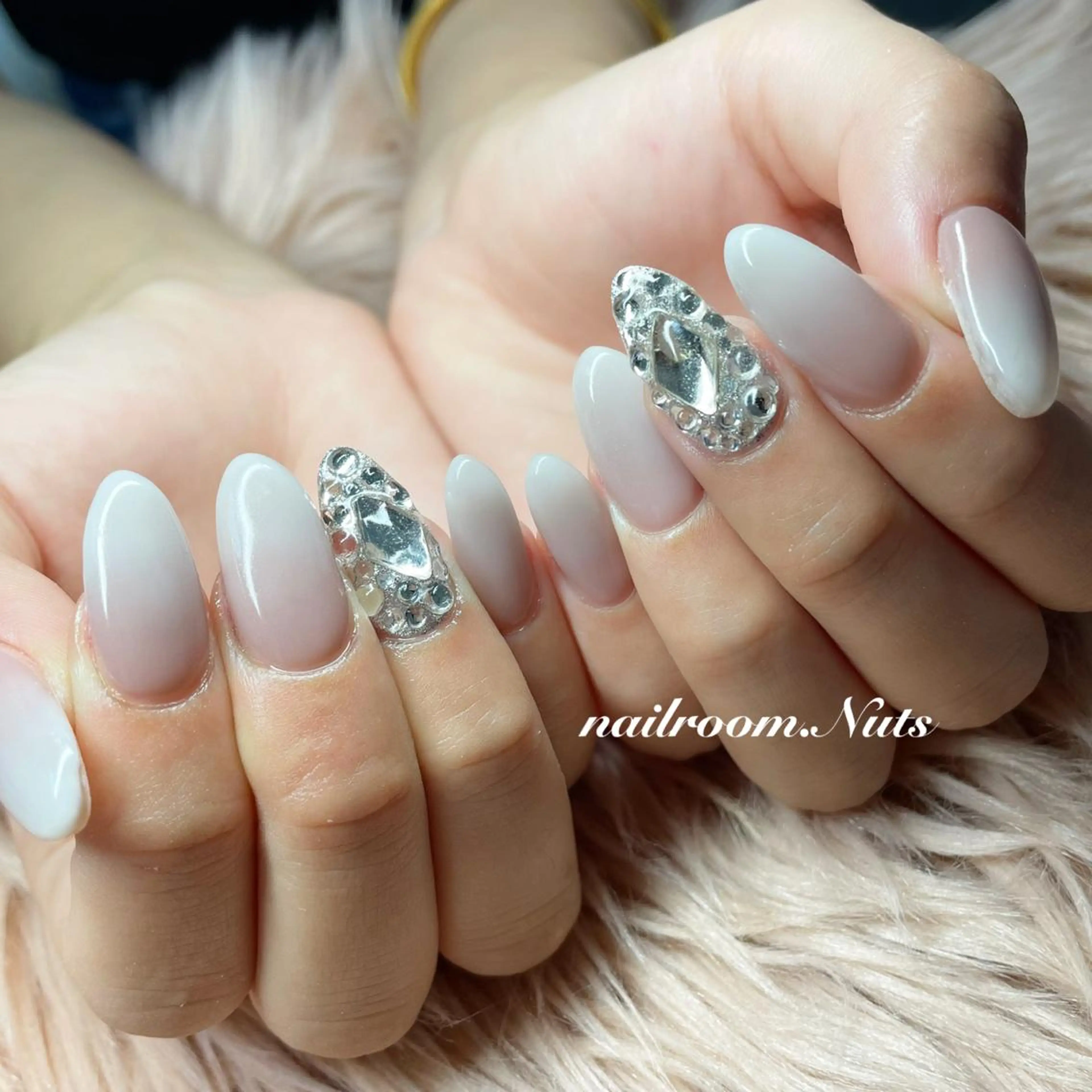 ネイル グラデーション ハンドネイル nailsalon Nutsのネイルデザイン