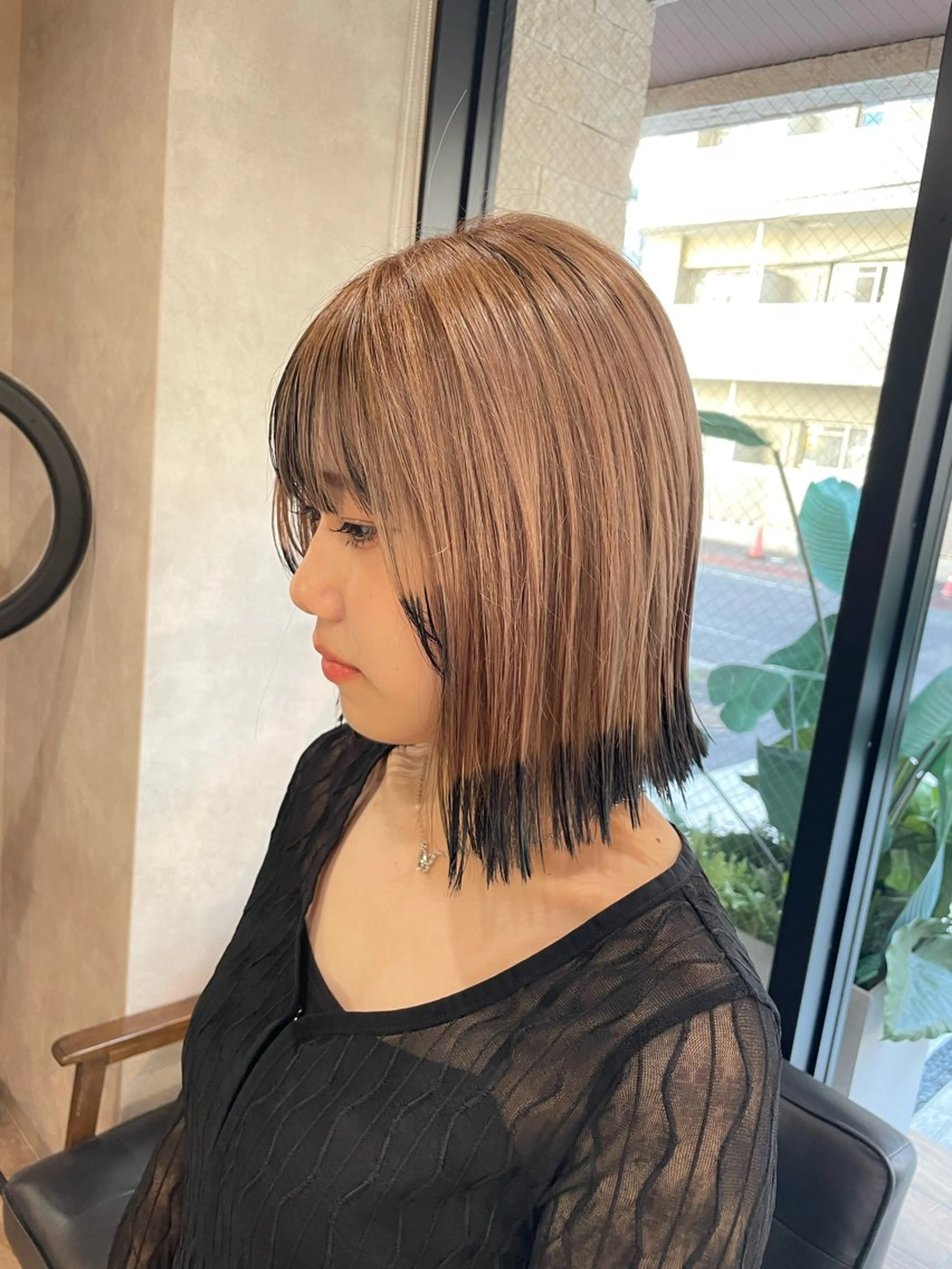 〘 ポイントブリーチ ◯ 裾カラー🪽〙+ カットの写真