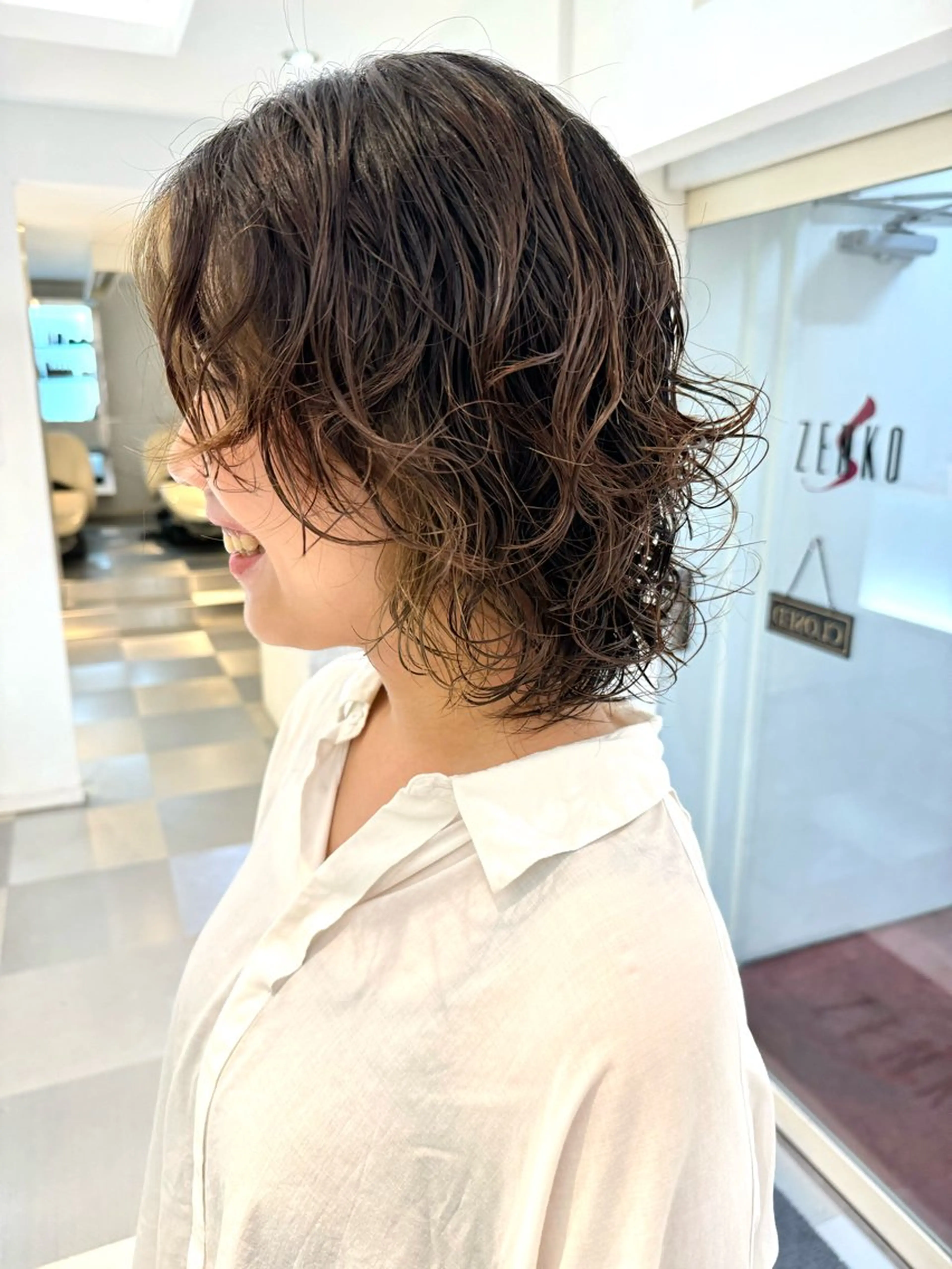 ミディアム パーマ ミディアムパーマ レイヤーカット カット パーマ トリートメント デジタルパーマ 🌀ボブ　萩原　龍のヘアスタイル