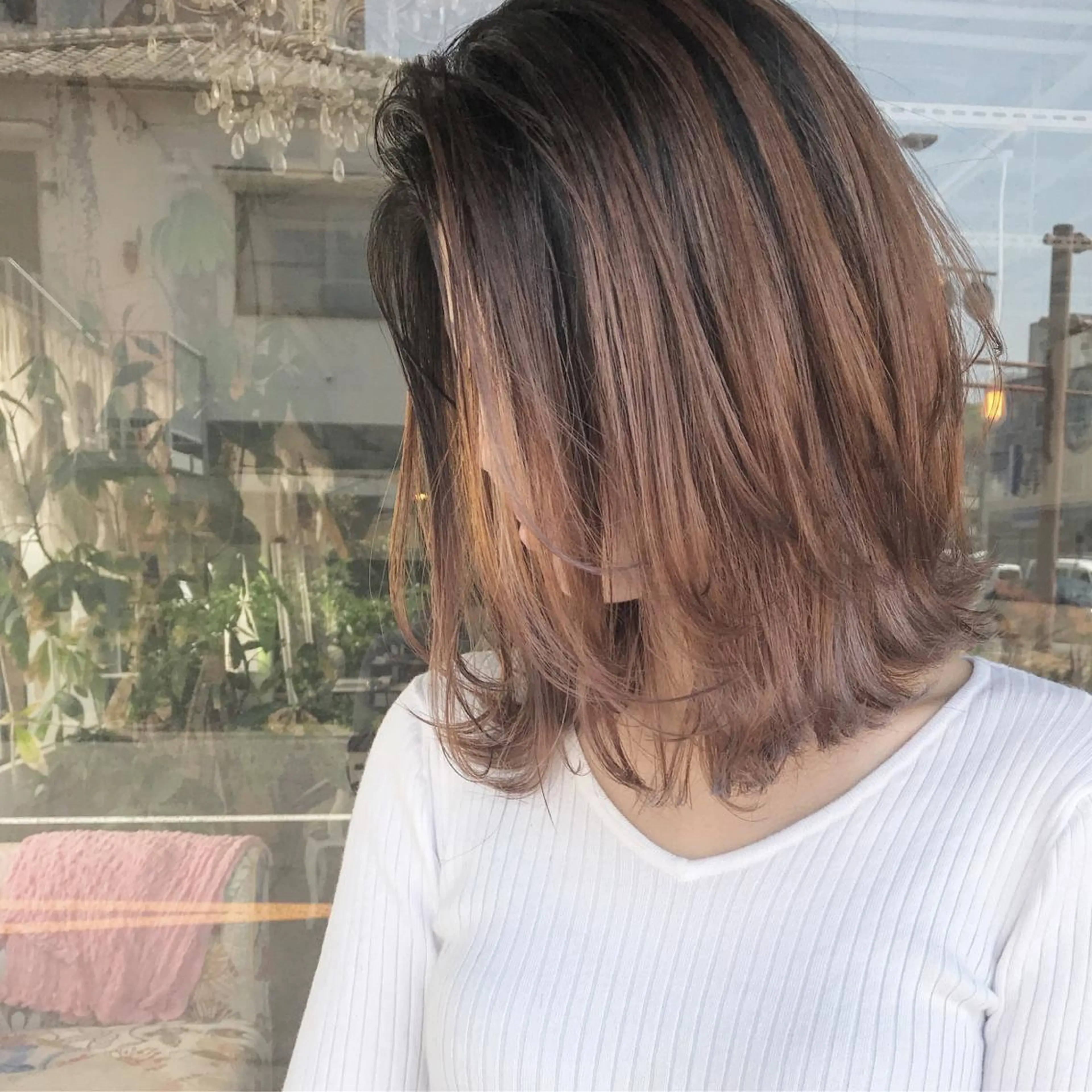 ミディアム カラー ヘアアレンジ バレイヤージュ ブリーチ グラデーションカラー ハイライトカラー ハイトーンカラー Mariana/ 鶴原-ハイライトのヘアスタイル