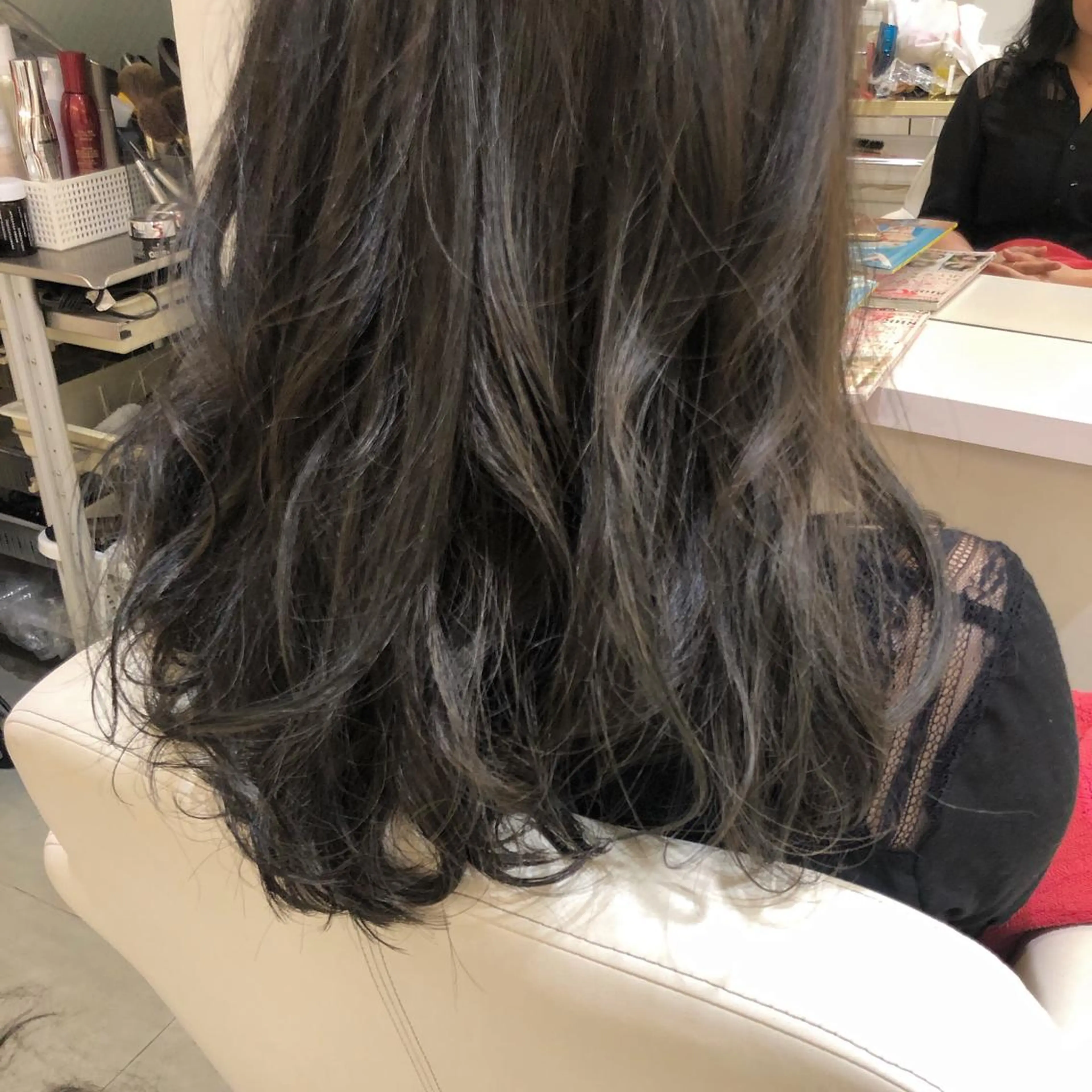 ロング アッシュ ハイライト ヤマモト マイのヘアスタイル