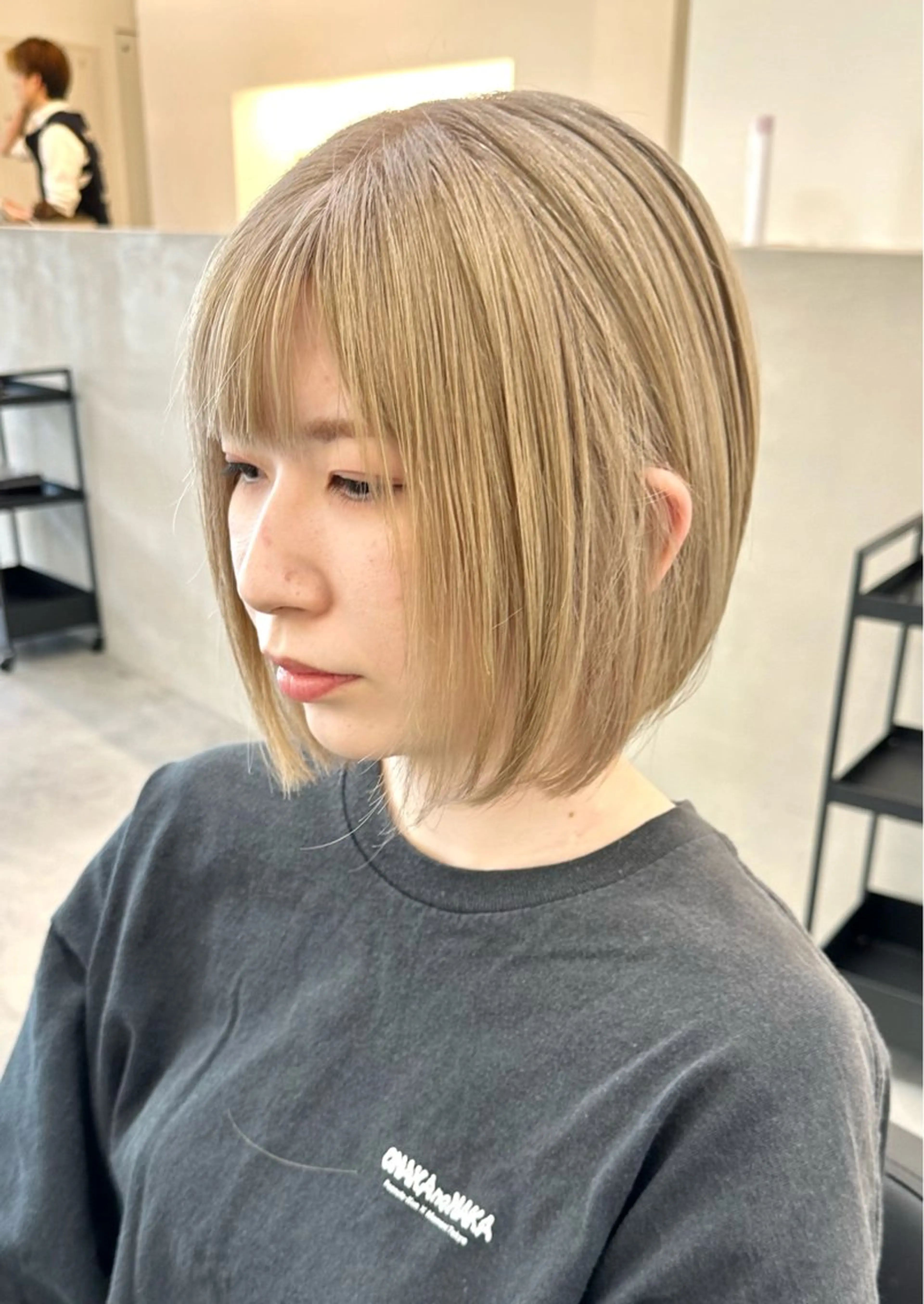 ミディアム カラー ベージュカラー ブリーチ ブロンド ブロンドベージュ ボブ 山本 駿介のヘアスタイル
