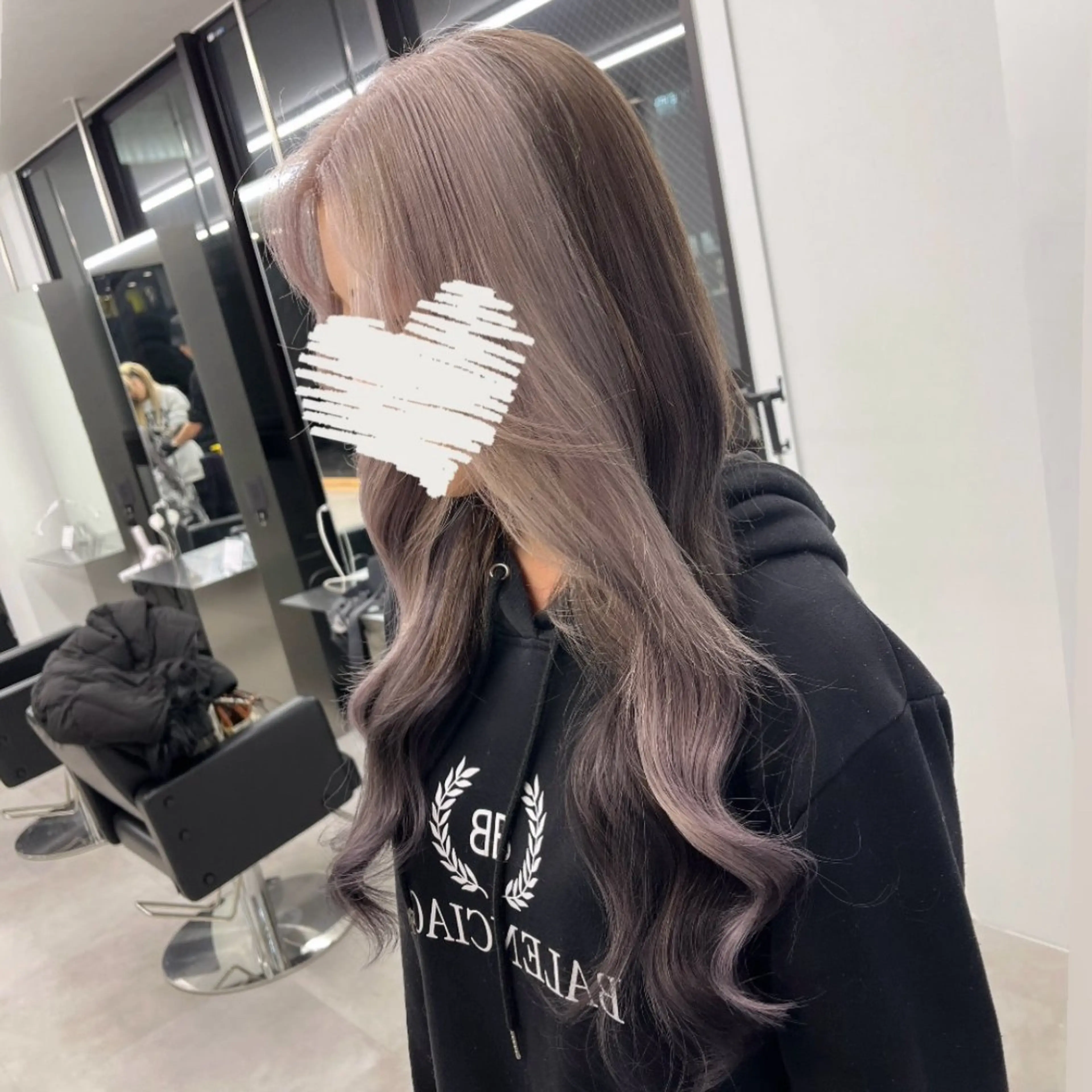カラー ダークグレー デザインカラー シルバー ヘアカラー MOMOKA /　Lapis今泉店のヘアスタイル