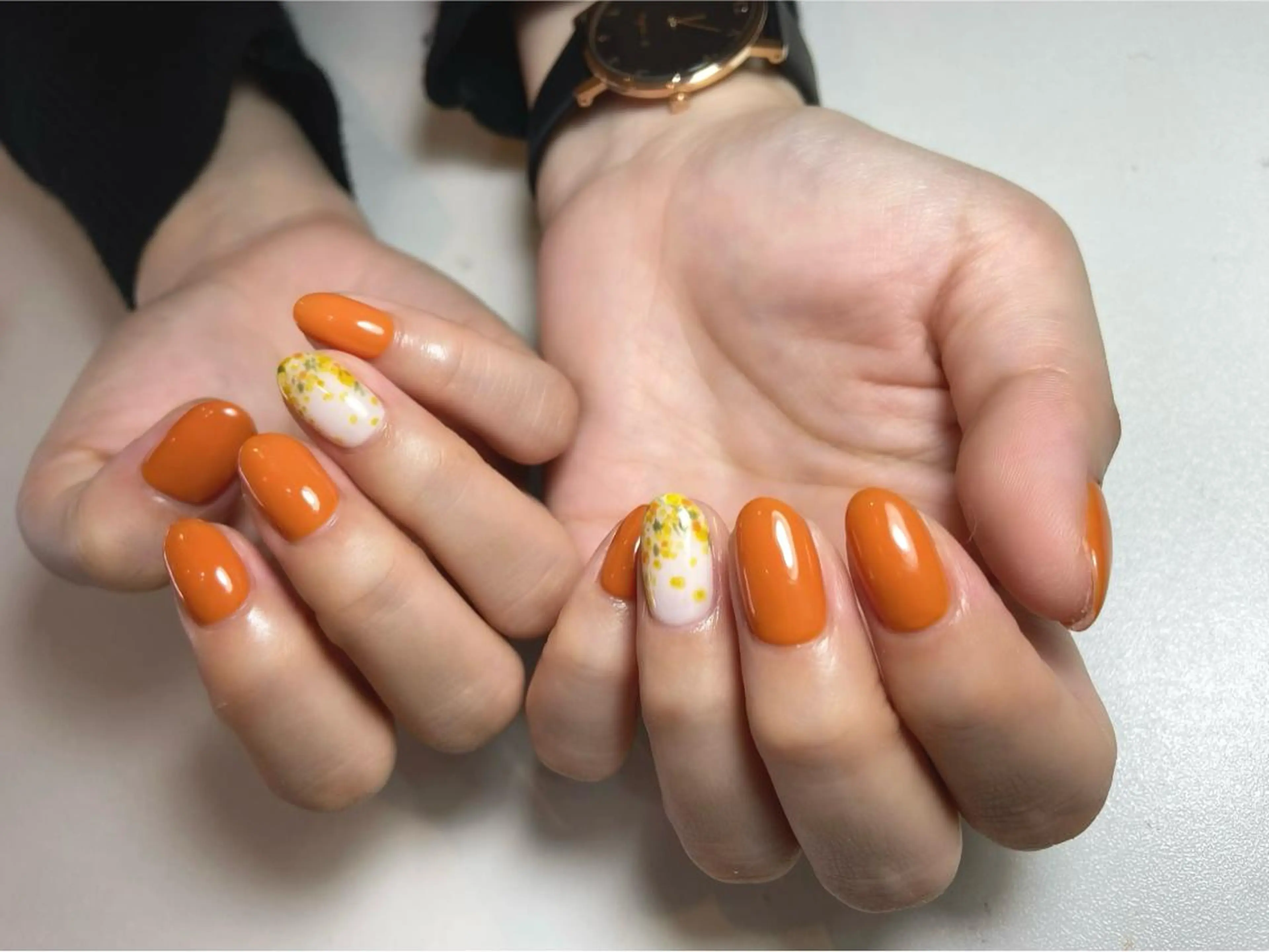 カラー パーマ ネイル マツエク・マツパ オレンジ カラーマツエク クリアネイル マグネットネイル ミラーネイル Adore nailのネイルデザイン
