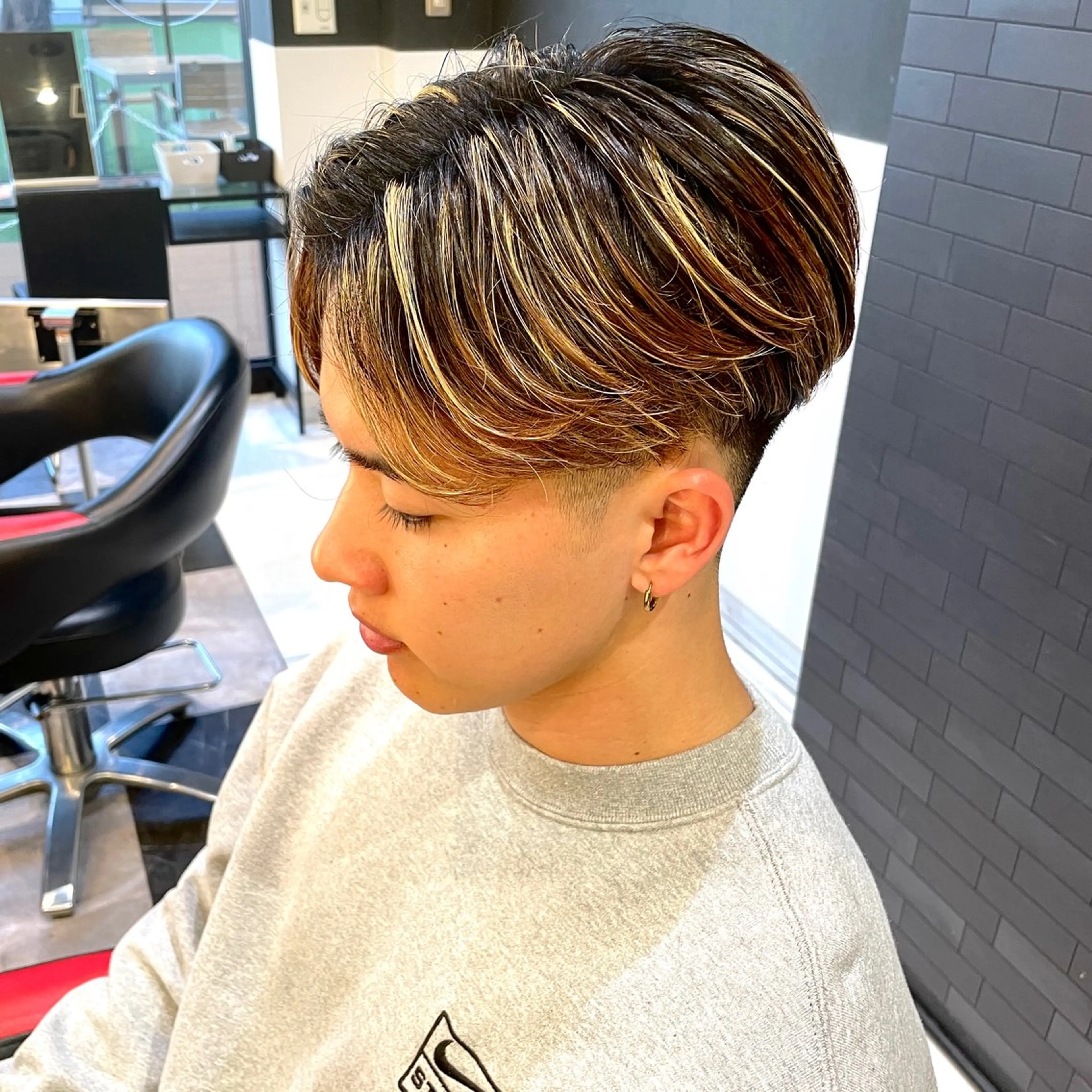 ショート カラー メンズ メンズハイライト ハイライトカラー ハイライト カット ヘアカラー トリートメント メンズヘア特化 崎田 成人のヘアスタイル